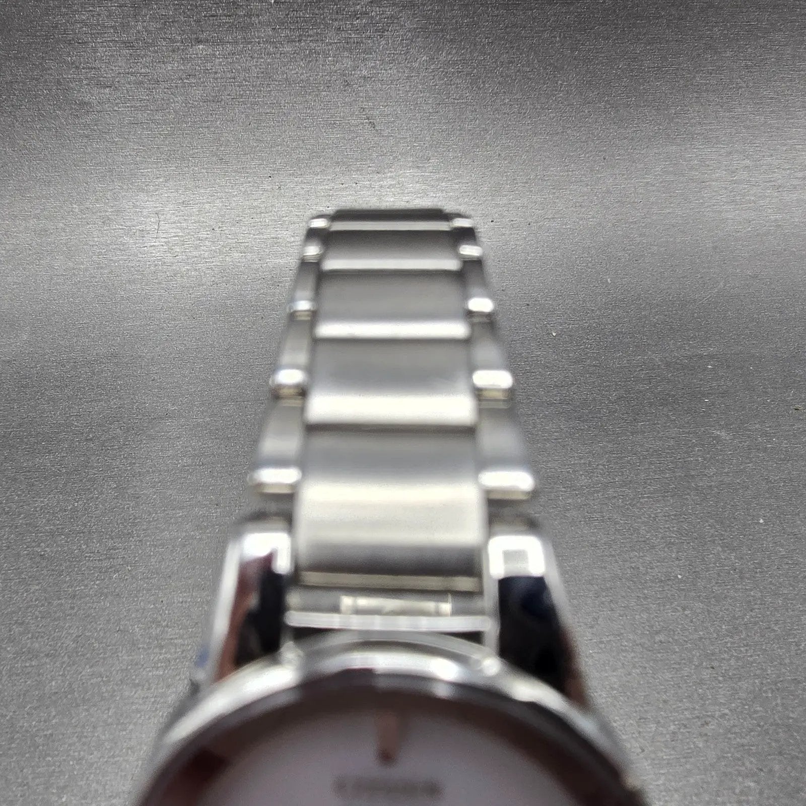 Citizen Eco-Drive Watch Women 30mm White Dial Silver Tone Date J015-S086922 Runs4