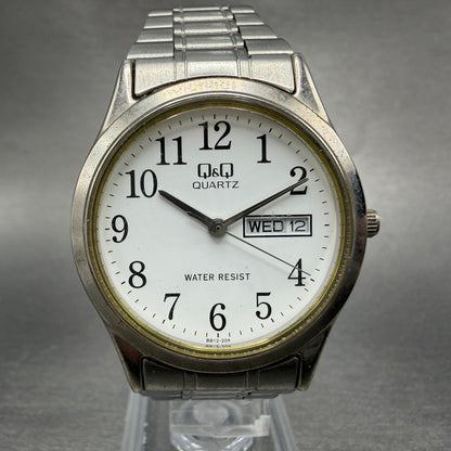 Citizen Q&Q Watch Men 34mm White Dial Silver Tone Daydate  Round New Battery0