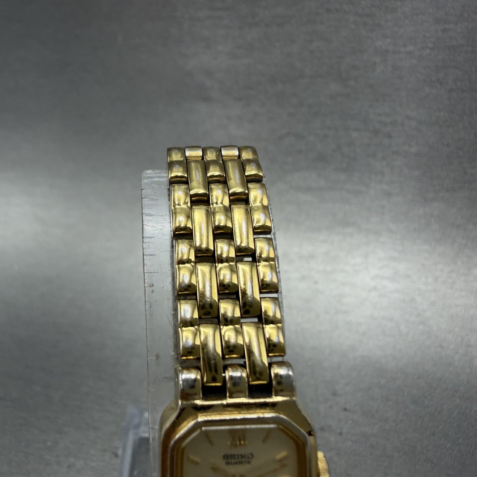 Seiko Tank Watch Women 16mm Champagne Dial Gold Tone 4n00-5249 New Battery ABC4