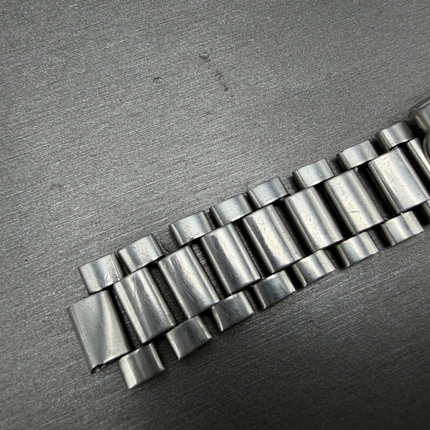 Seiko SQ Watch Men 34mm Black Dial Silver Tone Date 8222-7009 New Battery VTG12
