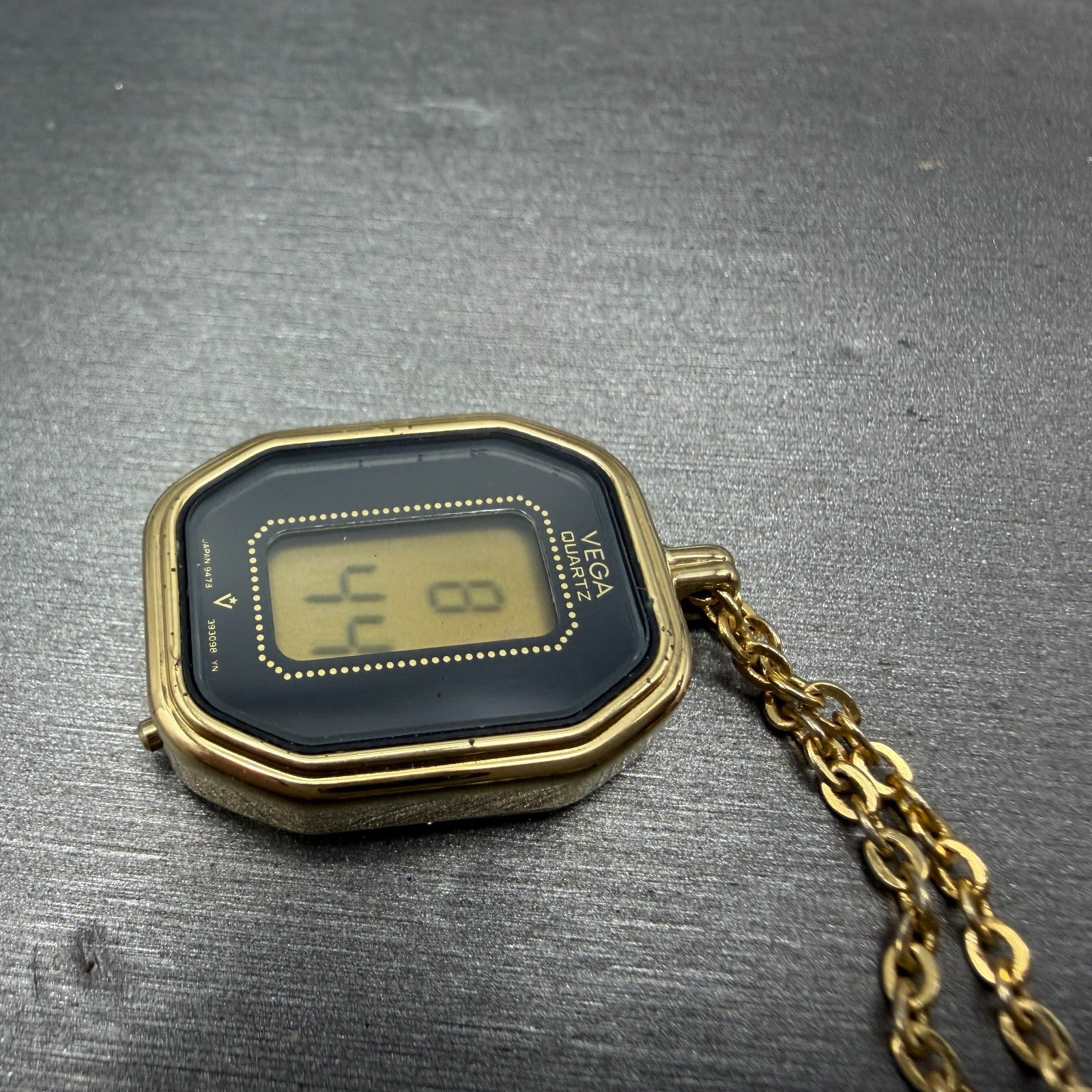 Vega Necklace Watch Women Digital LCD Gold Tone Octagon New Battery Vintage5
