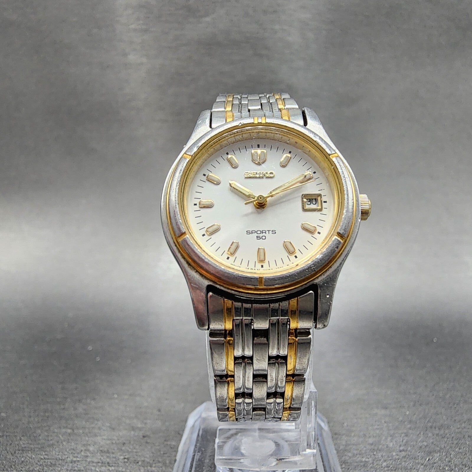 Seiko Sports 50 Watch Women 26mm White Dial Two Tone Date Round 7N820539 Works5