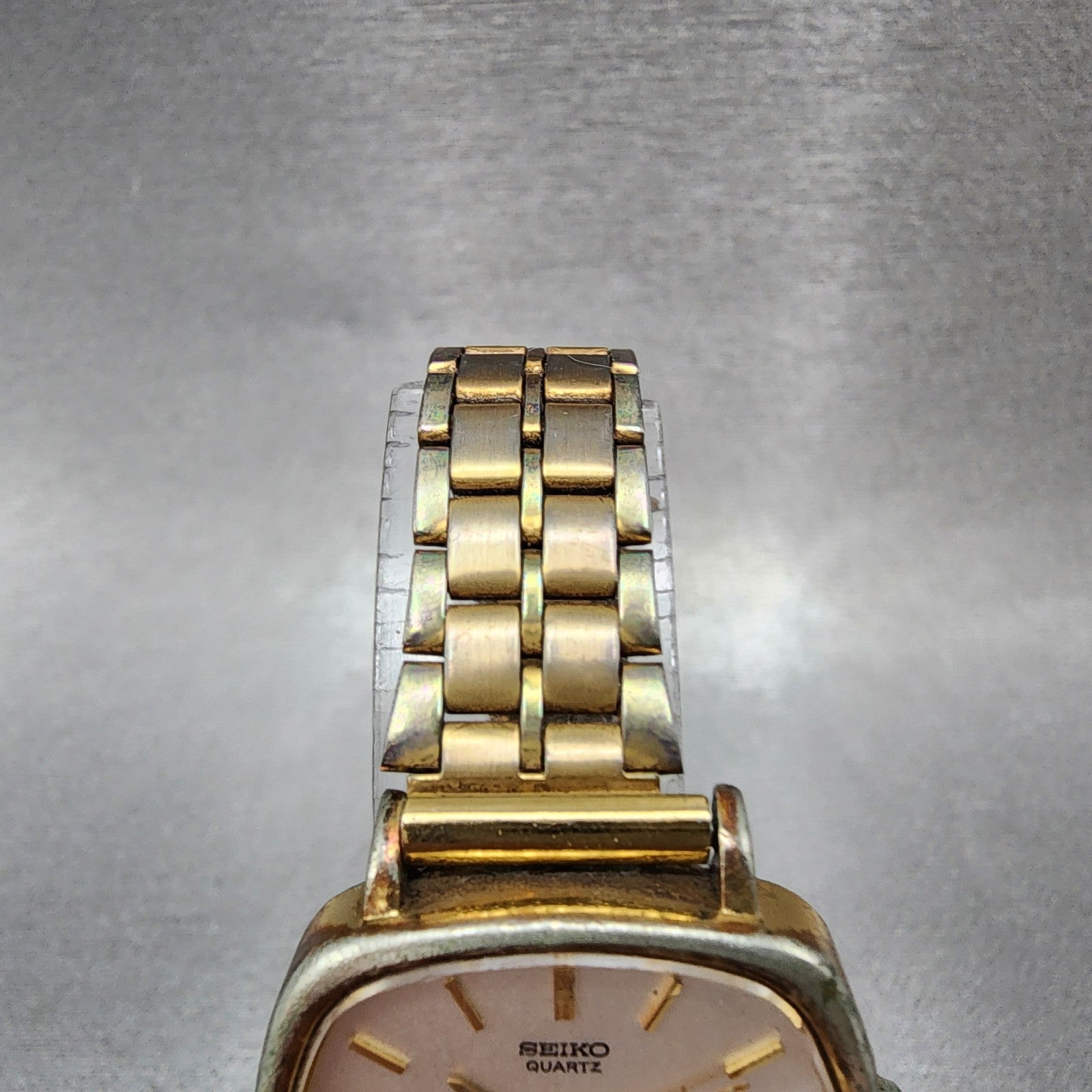 Seiko Watch Women 27mm Silver Dial Gold Tone Round 47205120 New Battery4