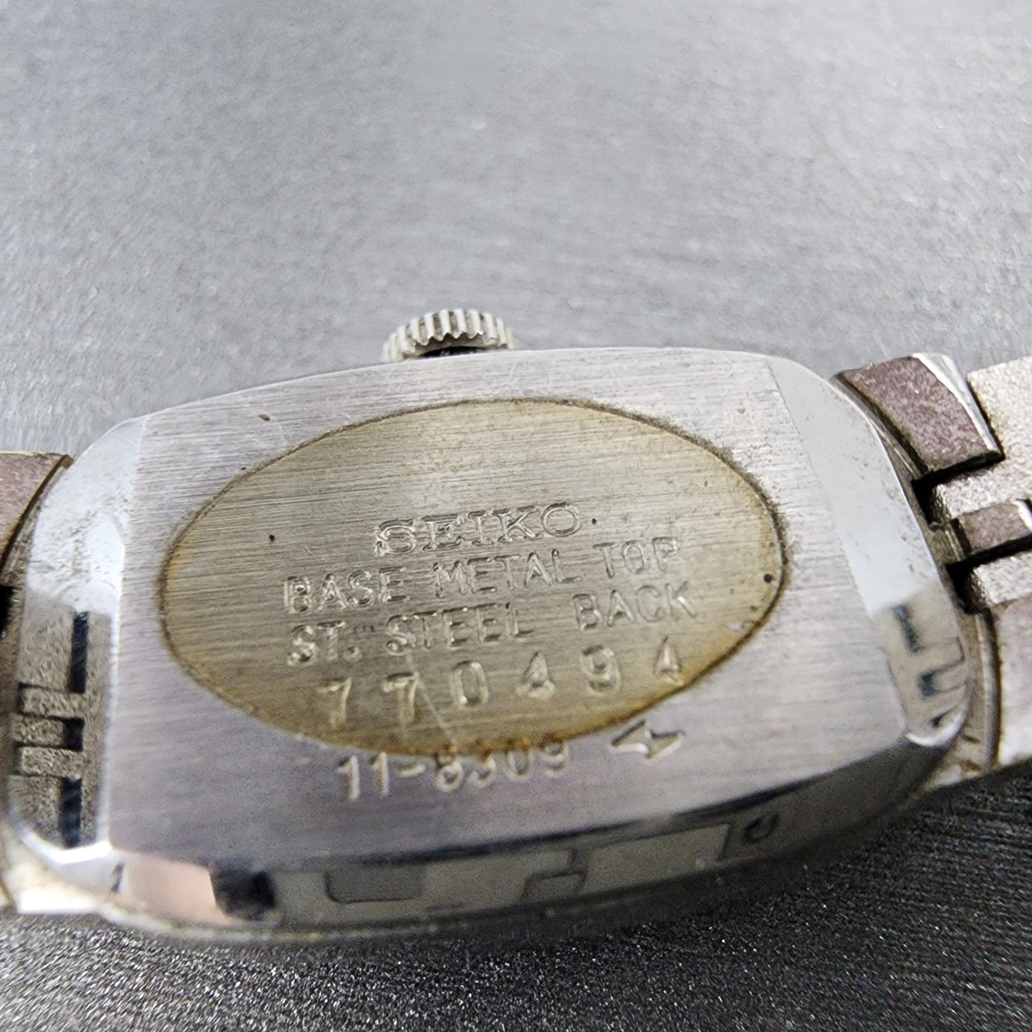 Seiko Watch Women 16mm Blue Dial Silver Tone Oval Manual Wind 118309 Runs VTG9