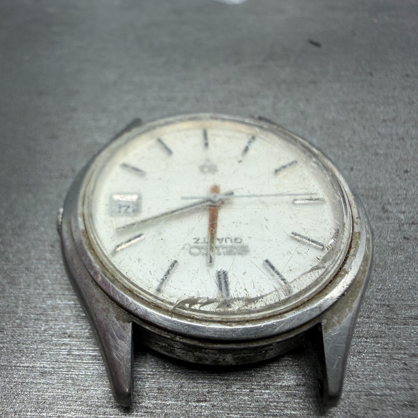 Seiko SQ Watch Men 37mm White Dial Silver Tone Date Round 7545-7009 PARTS5