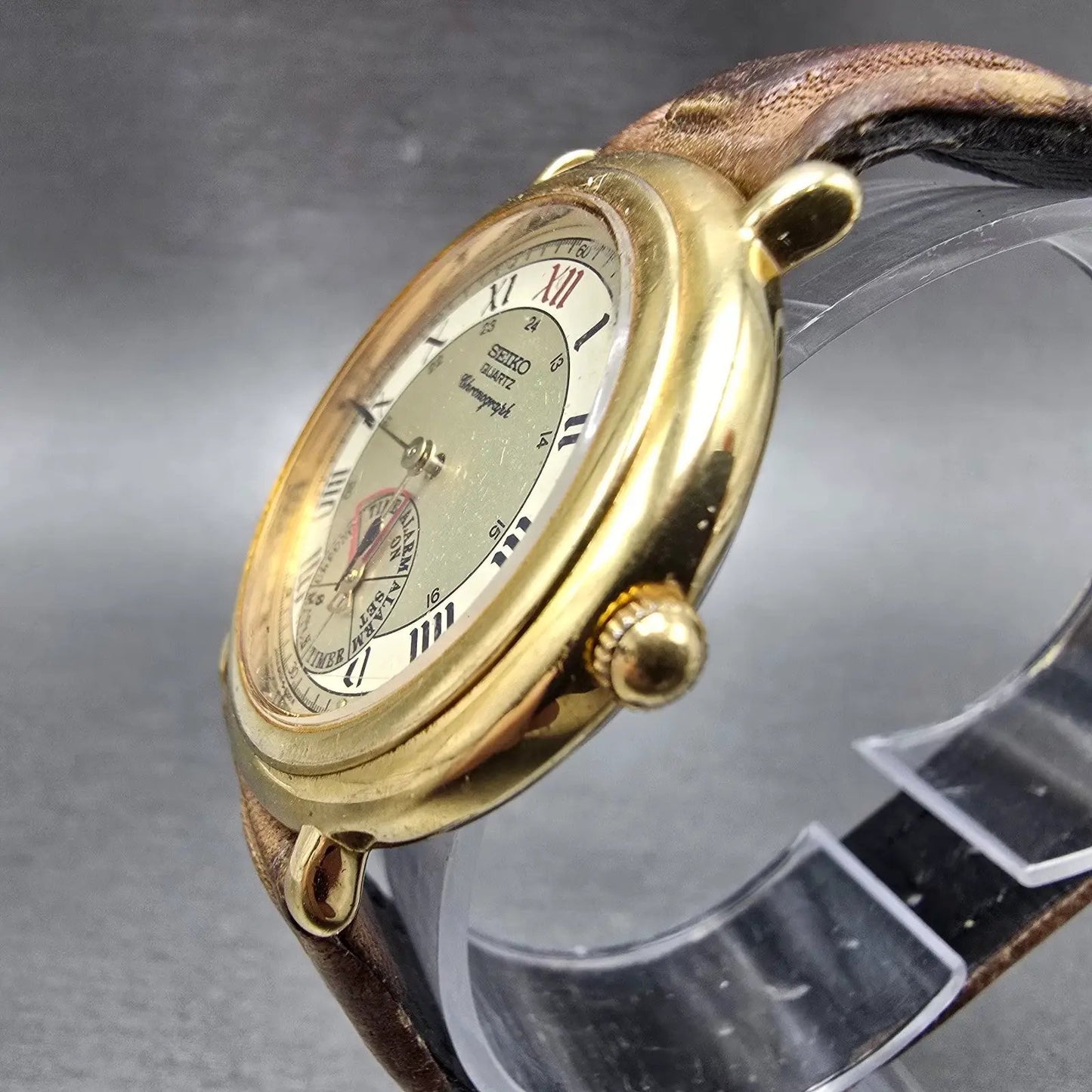 Seiko Alarm Chronograph Watch Men 35mm Champagne Dial Gold Tone 8M25-6009 PARTS3