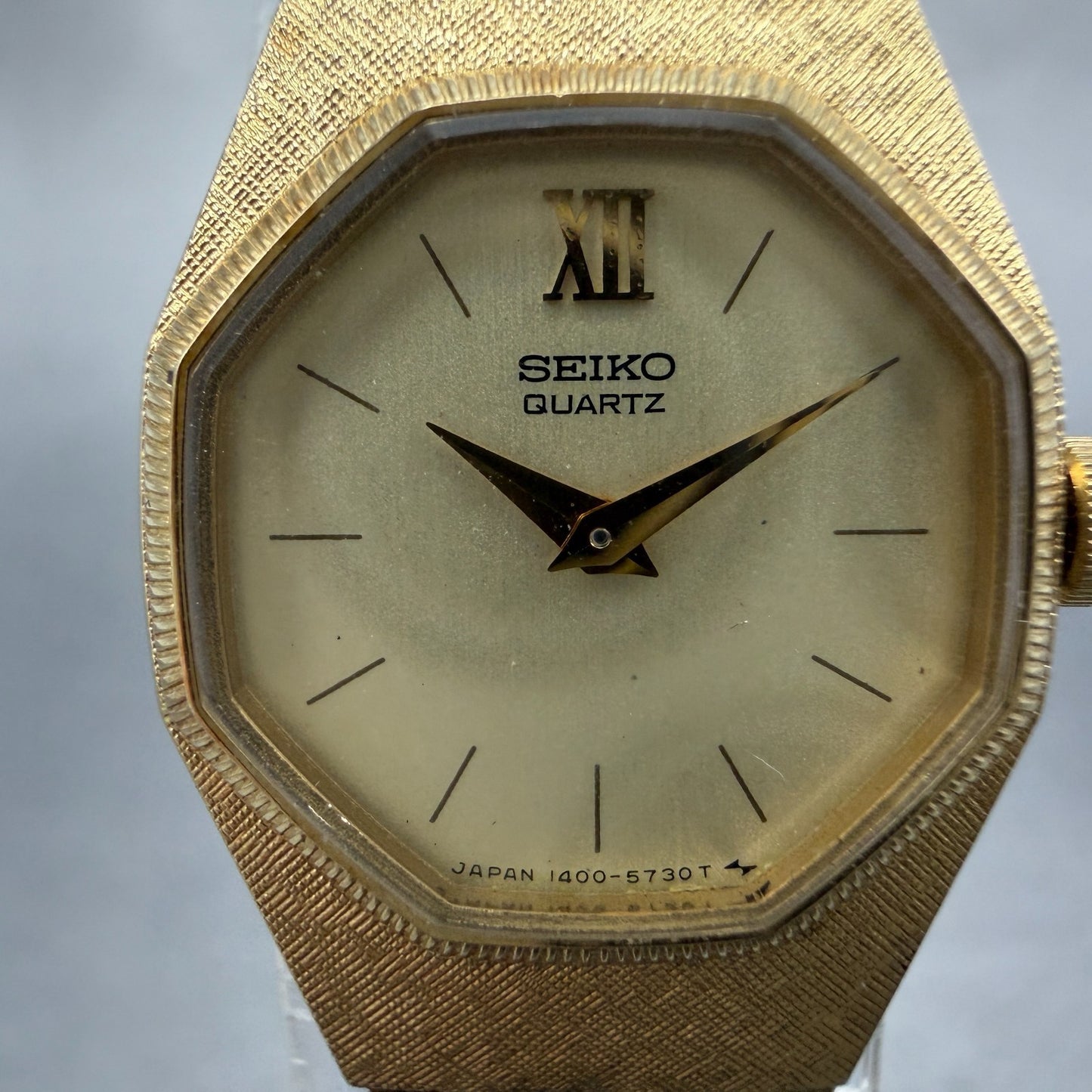 Seiko Watch Women 18mm Champagne Dial Gold Tone 1400-8019 New Battery Vintage1