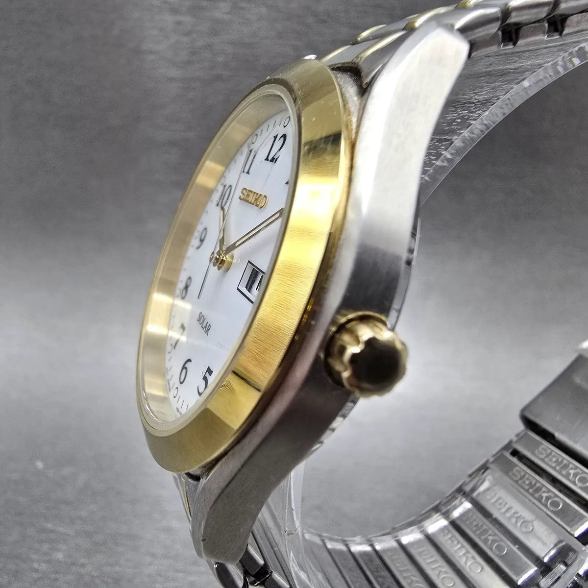 Seiko Solar Watch Men 37mm White Dial Two Tone Daydate Round V158-0AB0 Runs JP732