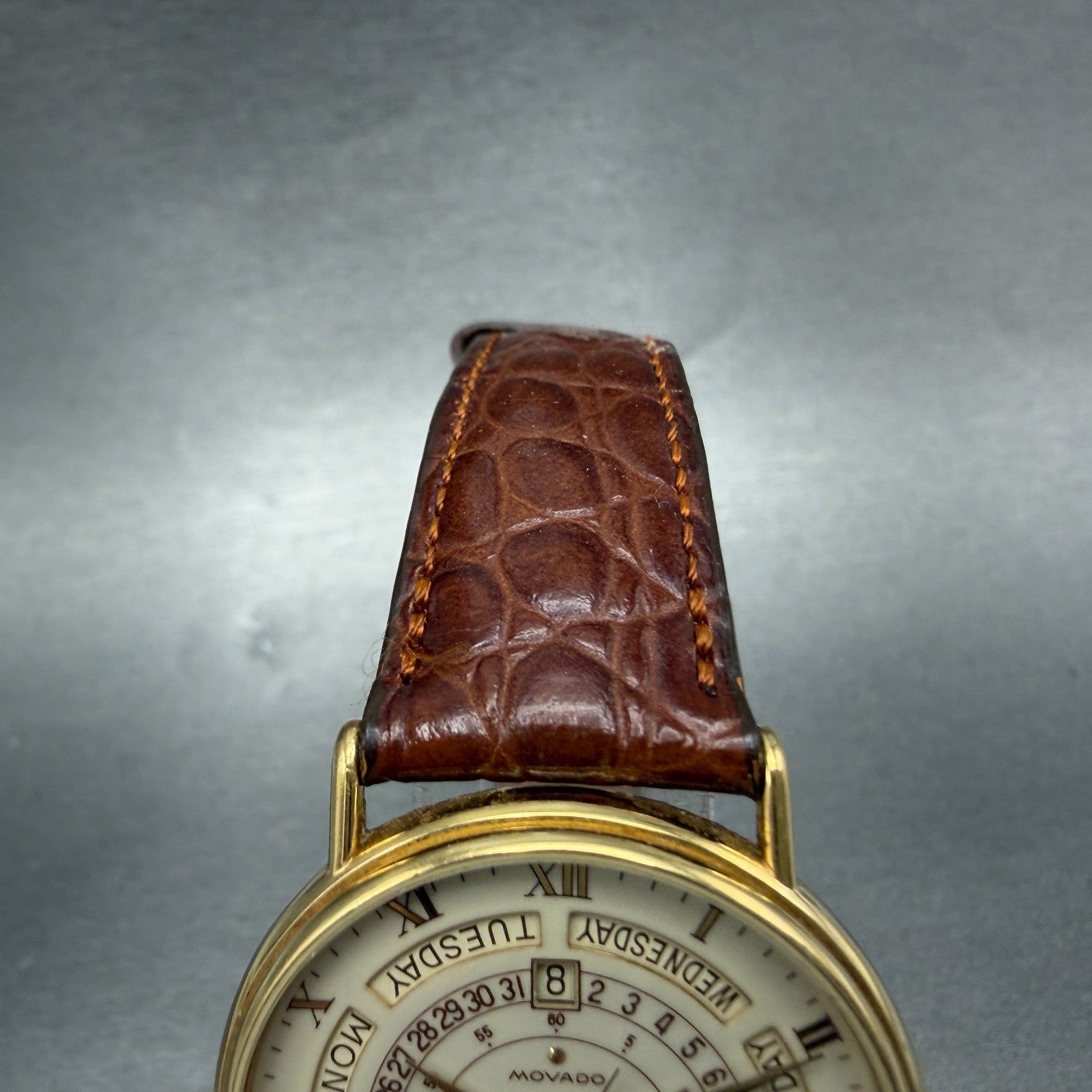 Movado Watch Men 33mm Cream Dial Gold Tone Daydate Round 87-56-885 New Battery4