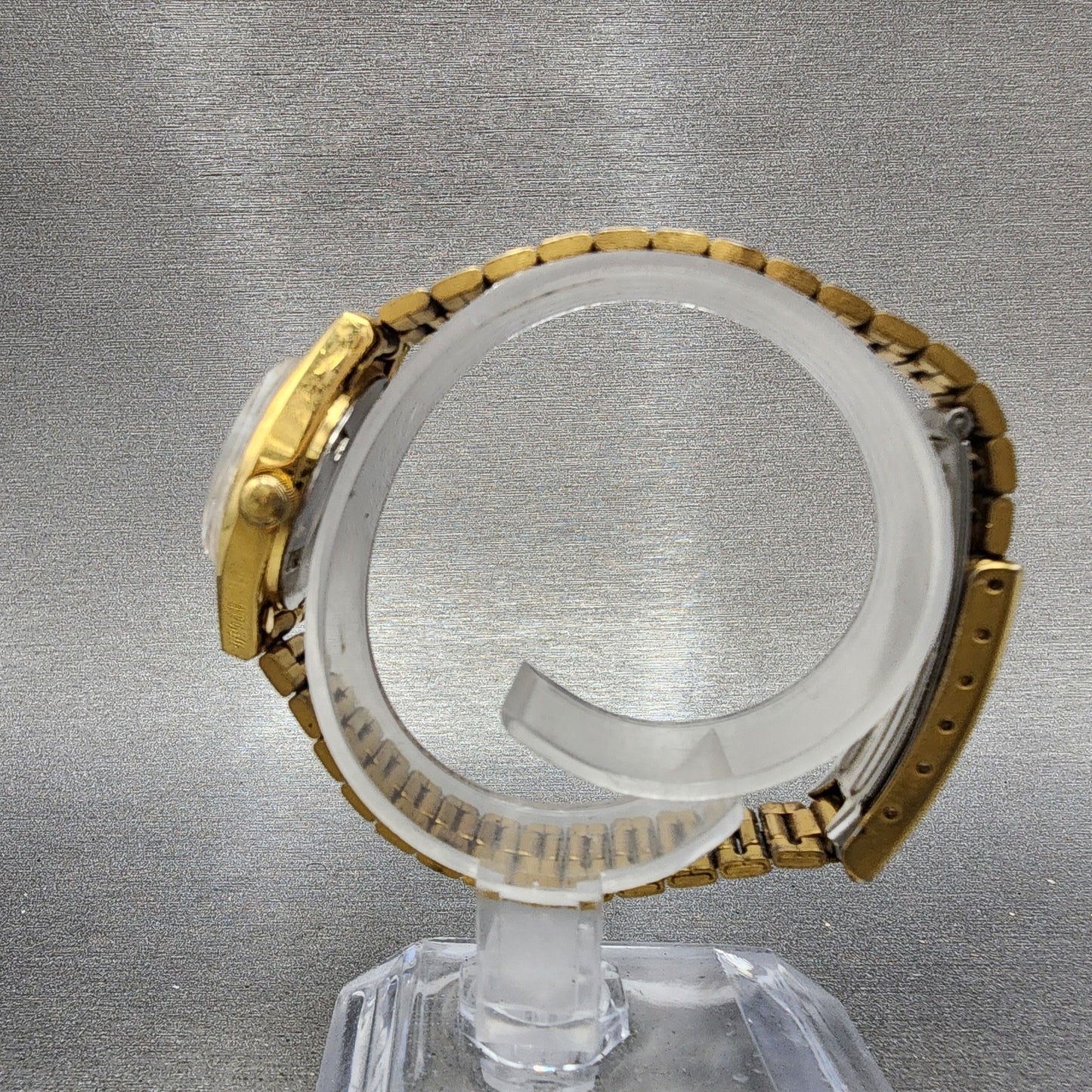 Citizen CQ Watch Women 24mm Silver Dial Gold Tone Date Round New Battery VTG6