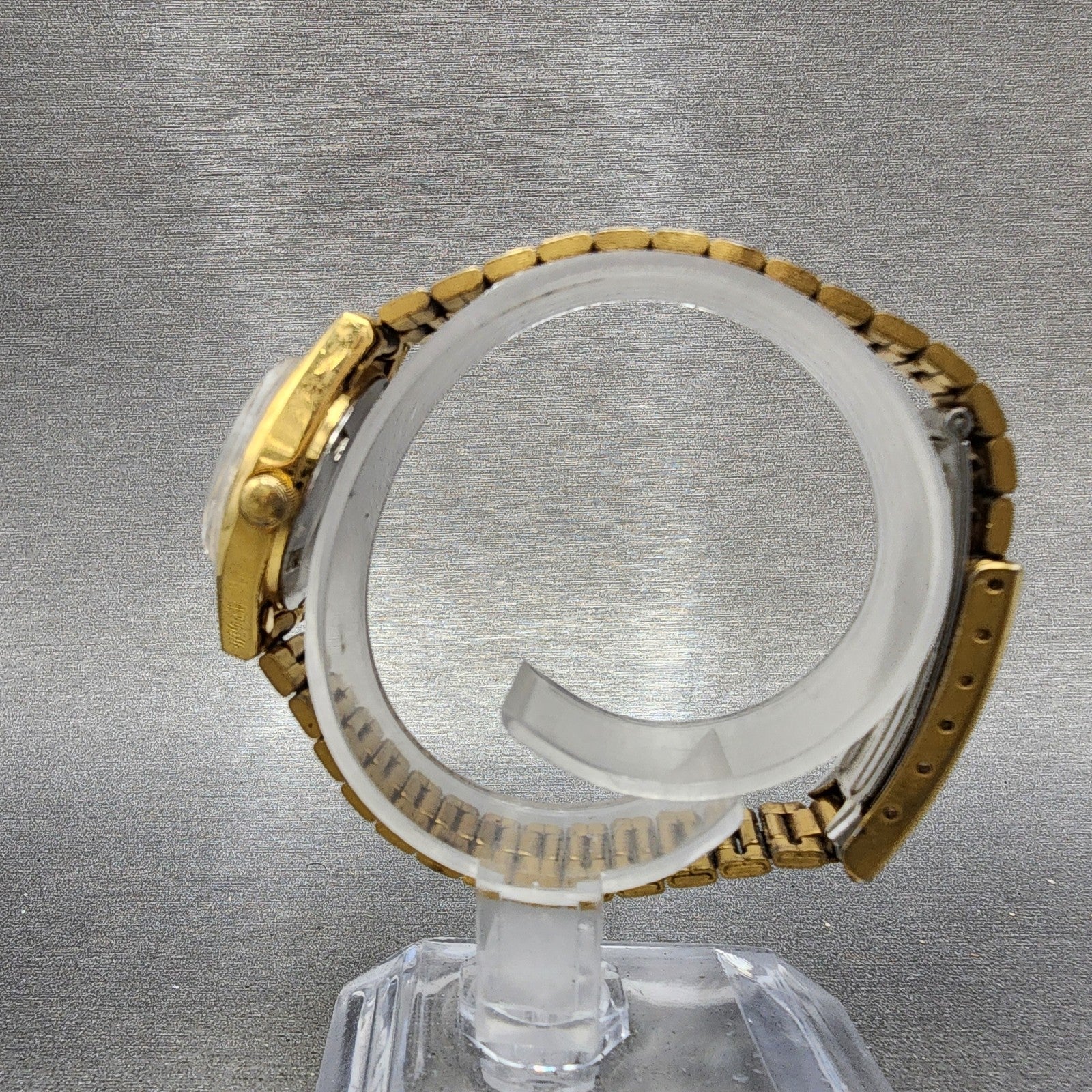 Citizen CQ Watch Women 24mm Silver Dial Gold Tone Date Round New Battery VTG6