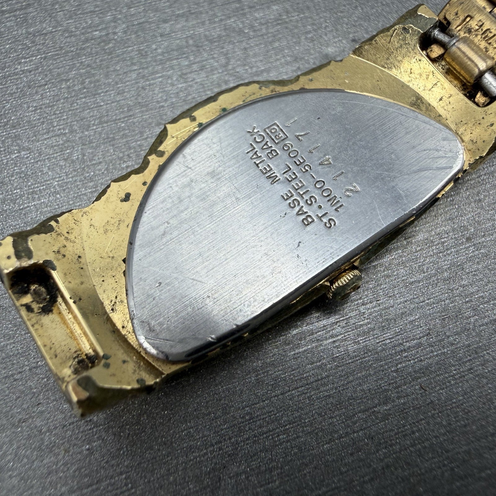 Seiko Half Moon Watch Women 20mm White Dial Gold Tone 1N00-5E09 PARTS12