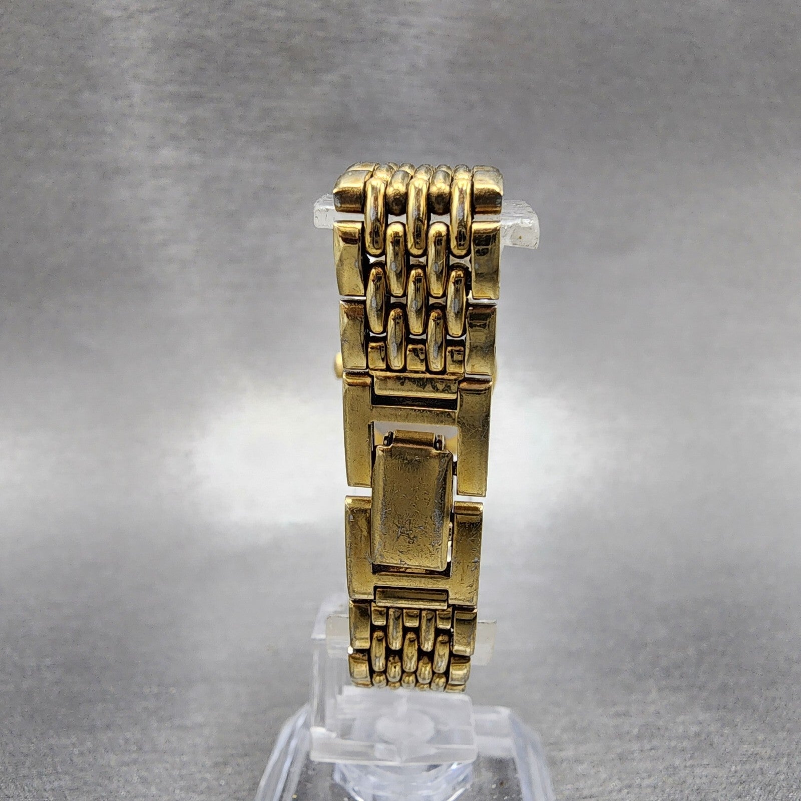 Seiko Watch Women 19mm White Dial Gold Tone Round V4010289 New Battery6
