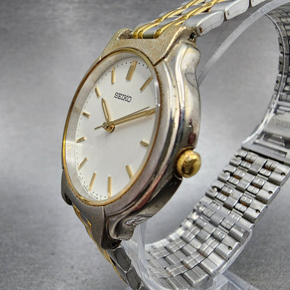 Seiko Watch Men 32mm White Dial Two Tone Round v701-2b50 New Battery