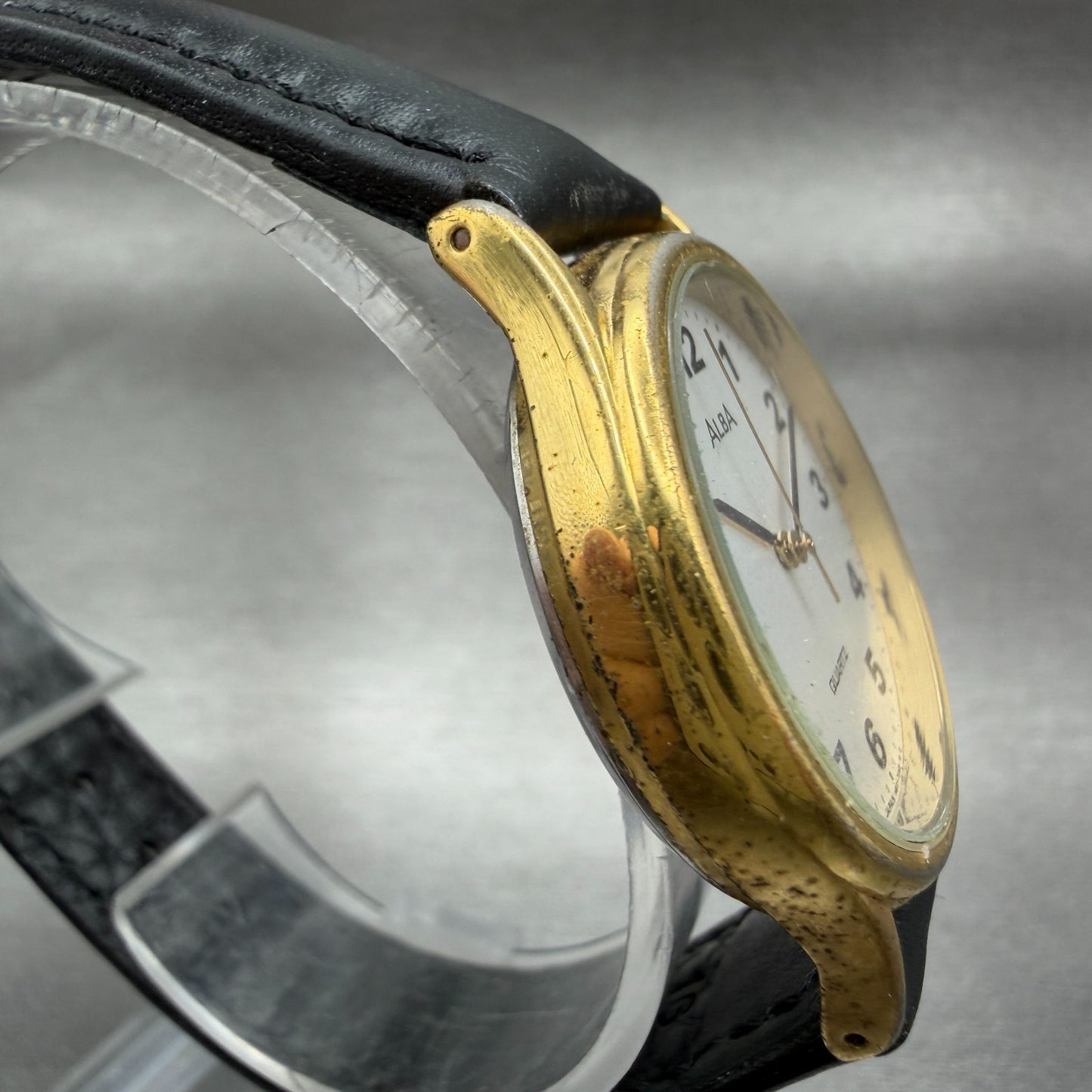 Seiko Alba Watch Unisex 31mm Silver Dial Gold Tone Round V8111880 New Battery3