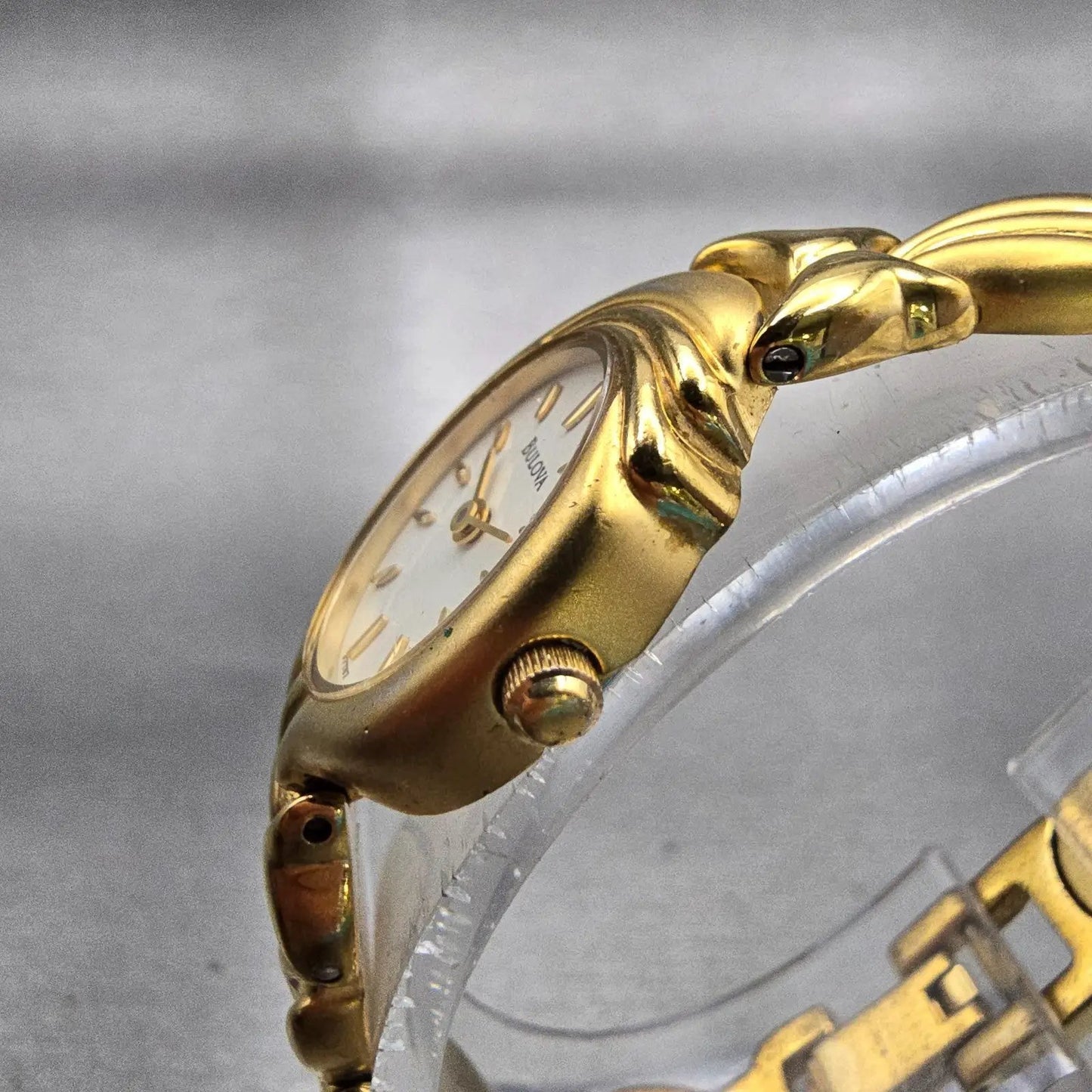 Bulova Watch Women 17mm MOP Dial Gold Tone Oval 97T67 New Battery2