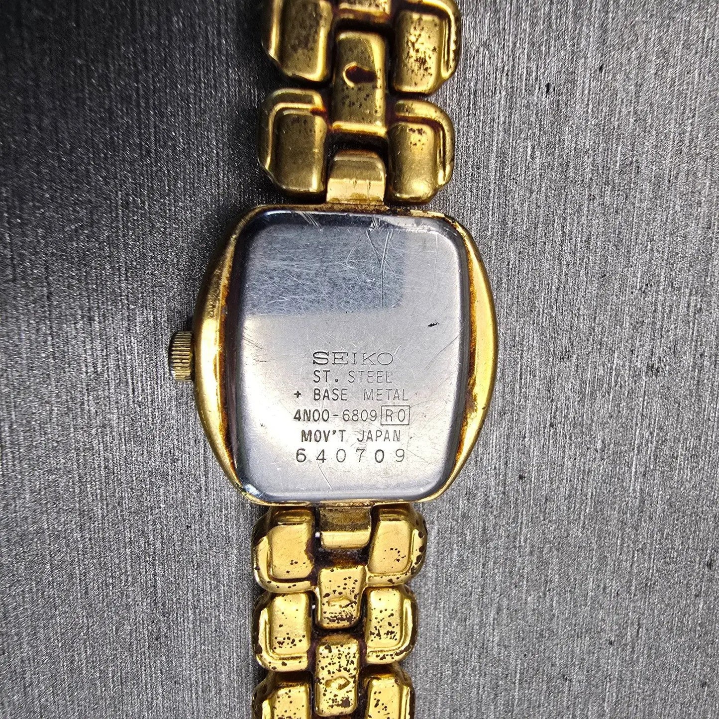 Seiko Watch Women 18mm MOP Dial Gold Tone Gemmed 4N00-8609 New Battery Vintage10