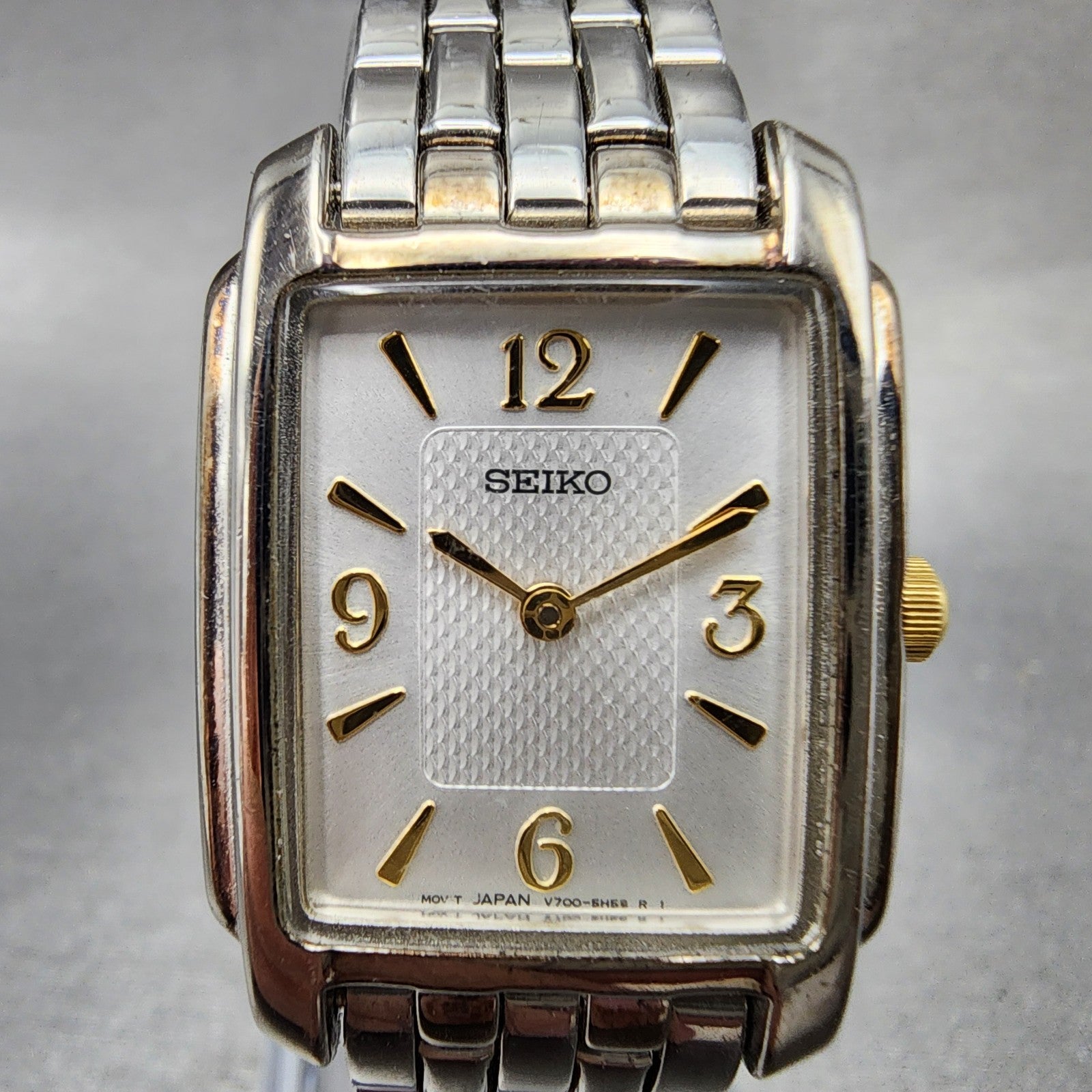 Seiko Tank Watch Women 23mm Silver Dial Silver Tone V7005J10 New Battery0