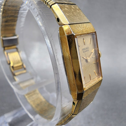 Seiko Tank Watch Women 12mm Champagne Dial Gold Tone 2e205029 New Battery3