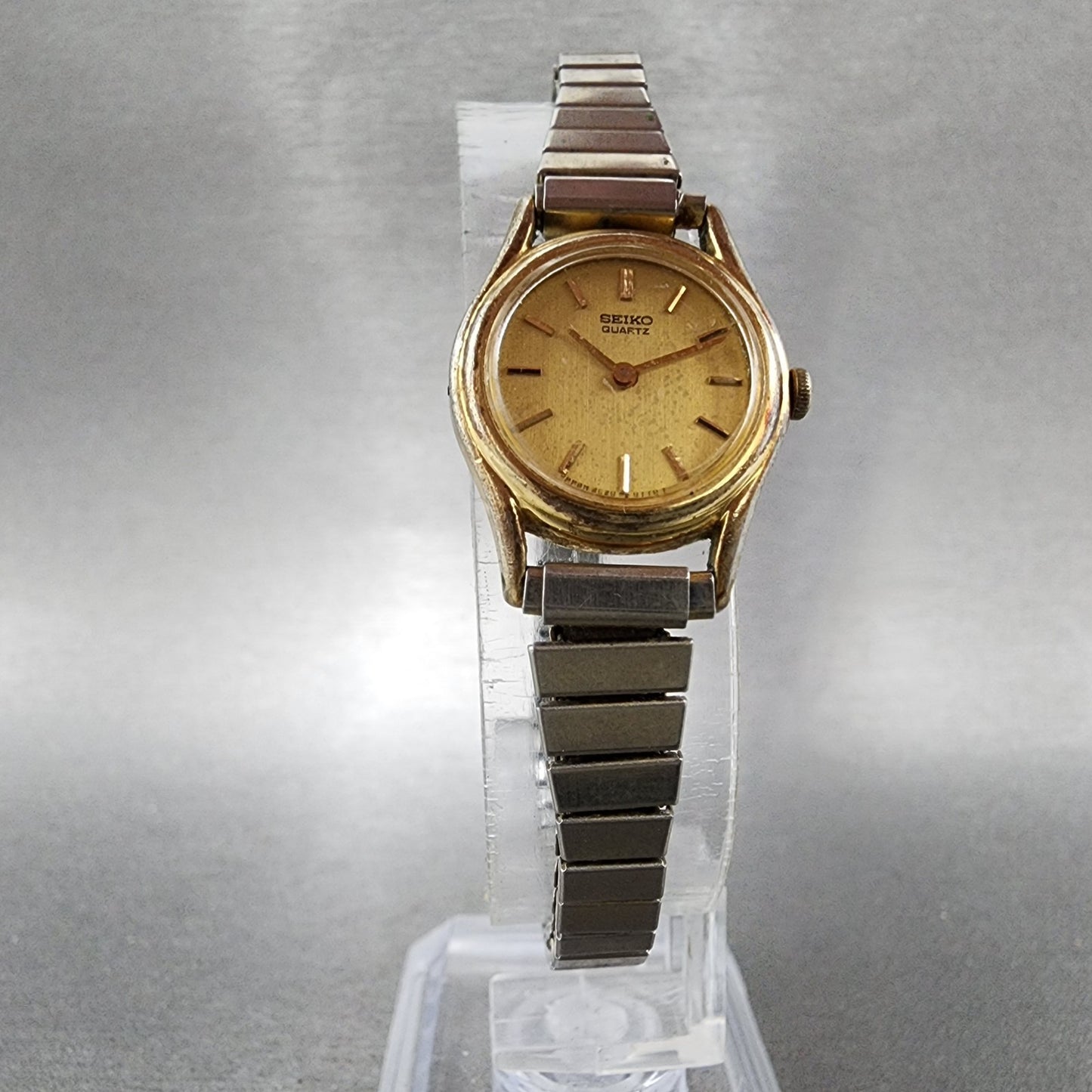 Seiko Watch Women 19mm Champagne Dial Gold Tone Round 2c200120 New Battery5