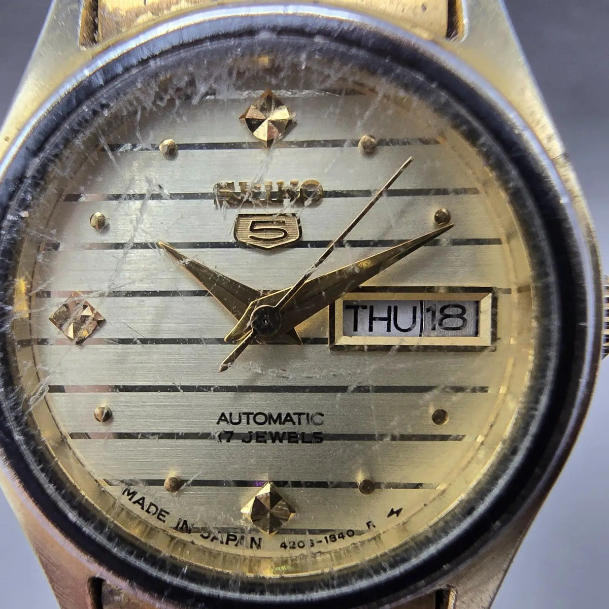 Seiko 5 Automatic Watch Women 25mm Gold Dial Gold Tone Daydate 4206-0491 PARTS2