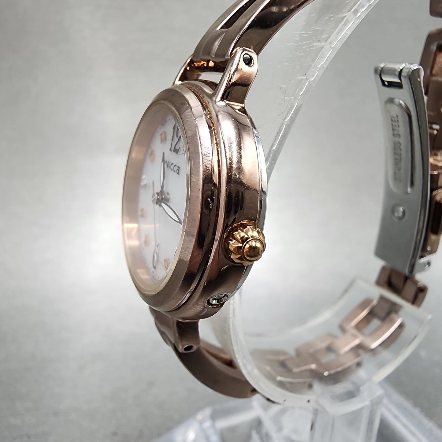 Citizen Wicca Watch Women 25mm White Dial Rose Gold Tone Date Round Atomic Runs3