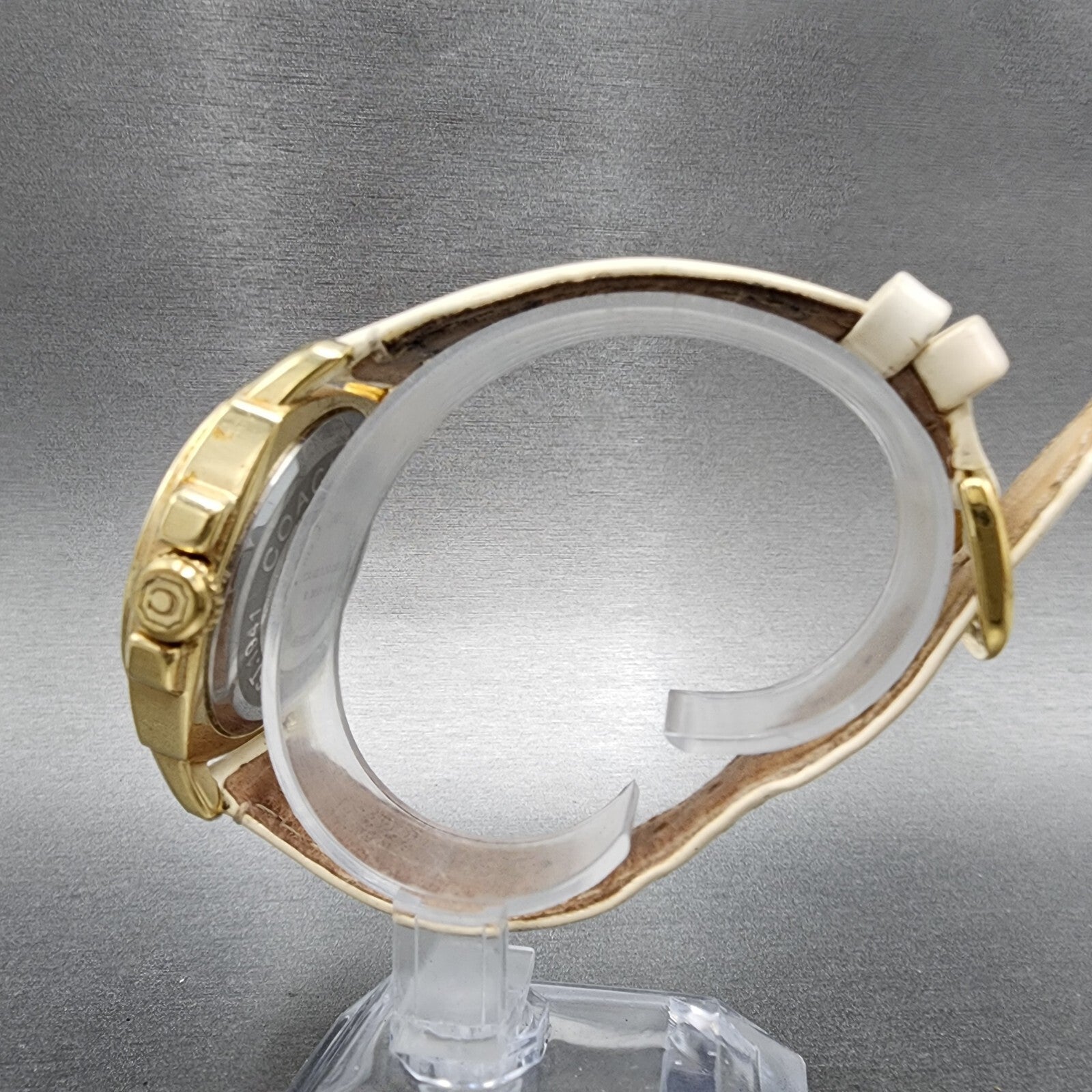 Coach Boyfriend Watch Women Champagne Dial Gold Tone Round Leather New Battery6