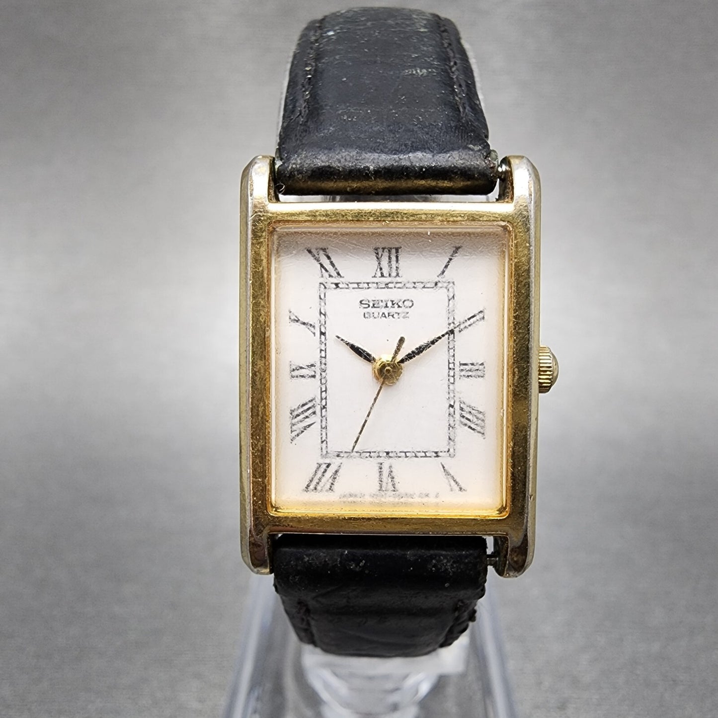 Seiko Tank Watch Women 18mm White Dial Gold Tone Rectangle 1N015A40 New Battery0