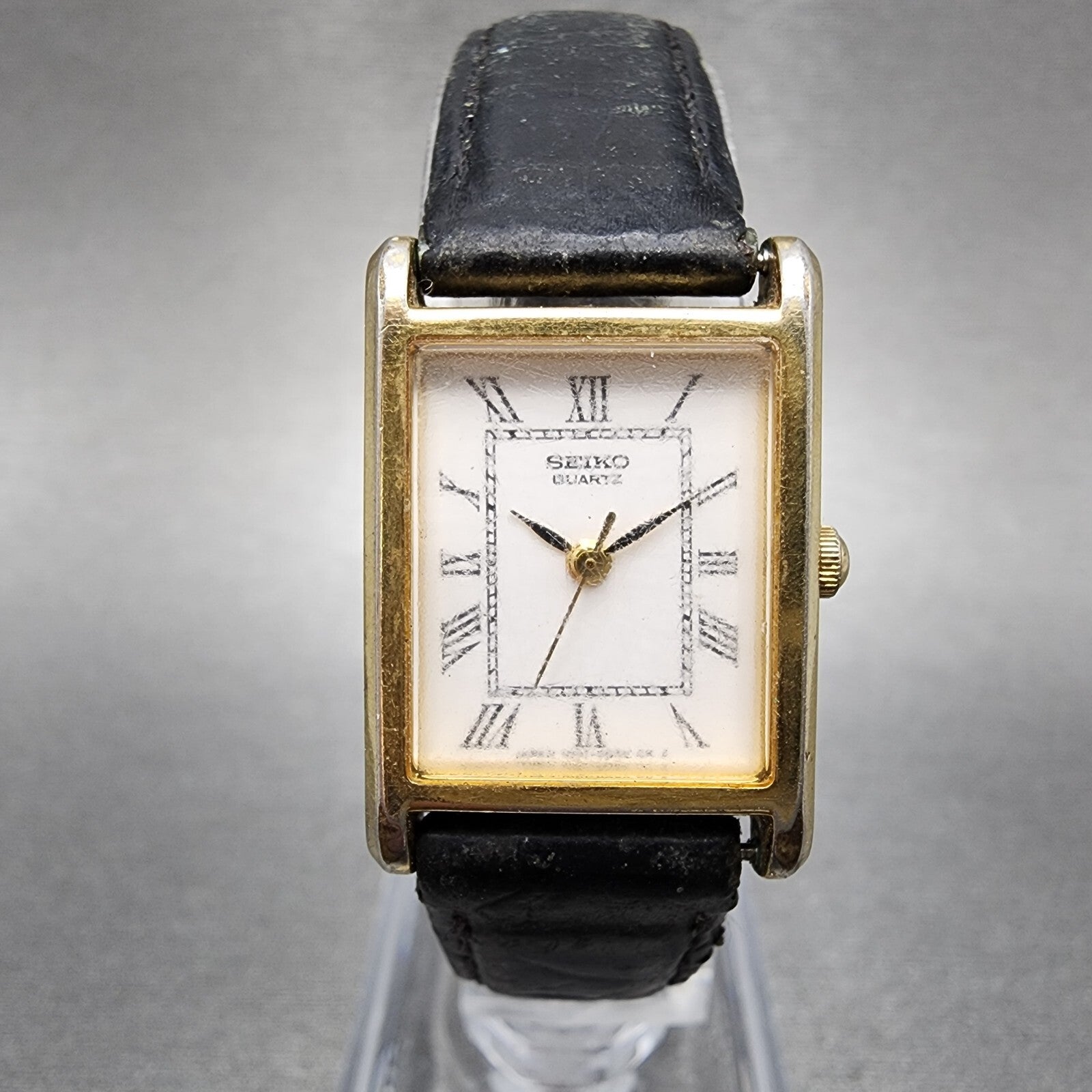 Seiko Tank Watch Women 18mm White Dial Gold Tone Rectangle 1N015A40 New Battery0