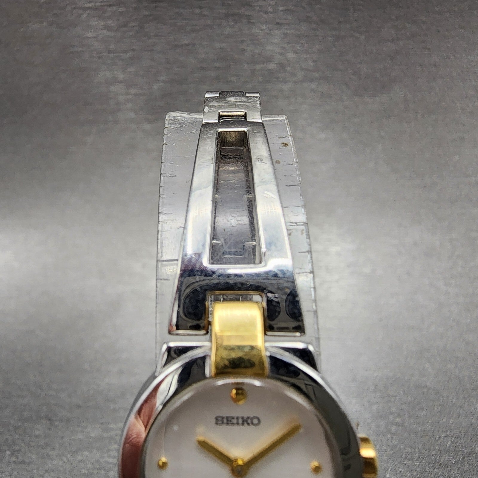 Seiko Watch Women 2mm White Dial Two Tone Round 1n000gm0 New Battery4