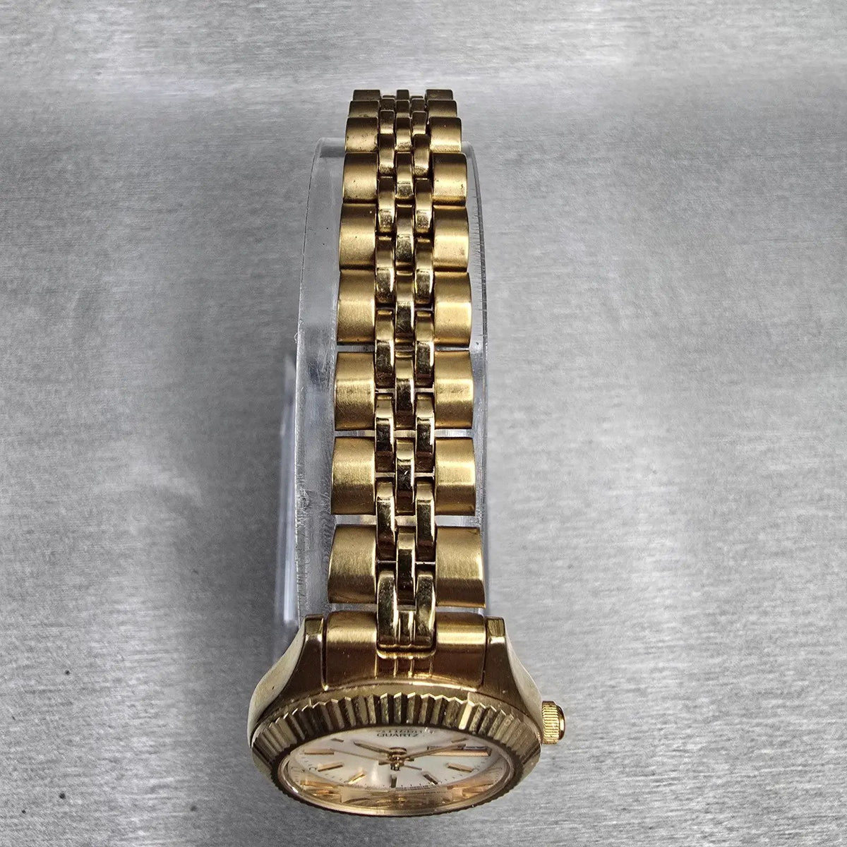 Citizen CQ Watch Women 25mm MOP Dial Gold Daydate 1002-R15101 New Battery JT4