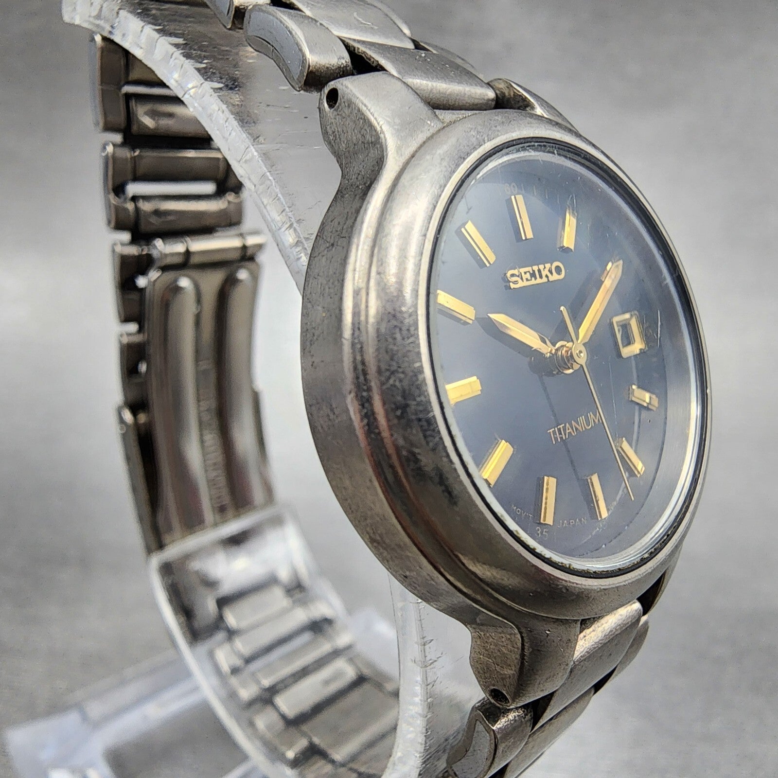 Seiko Watch Women Titanium Blue Dial Date 27mm Round 7N820439 New Battery4