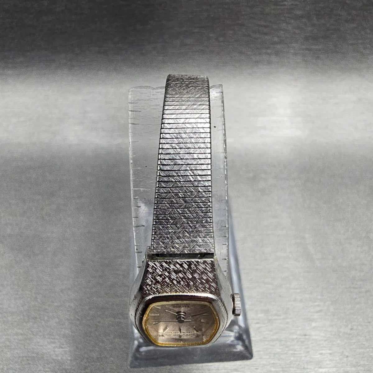 Seiko Watch Women 17mm Silver Dial Silver Tone Oval 2B31-5039 New Battery JP4574