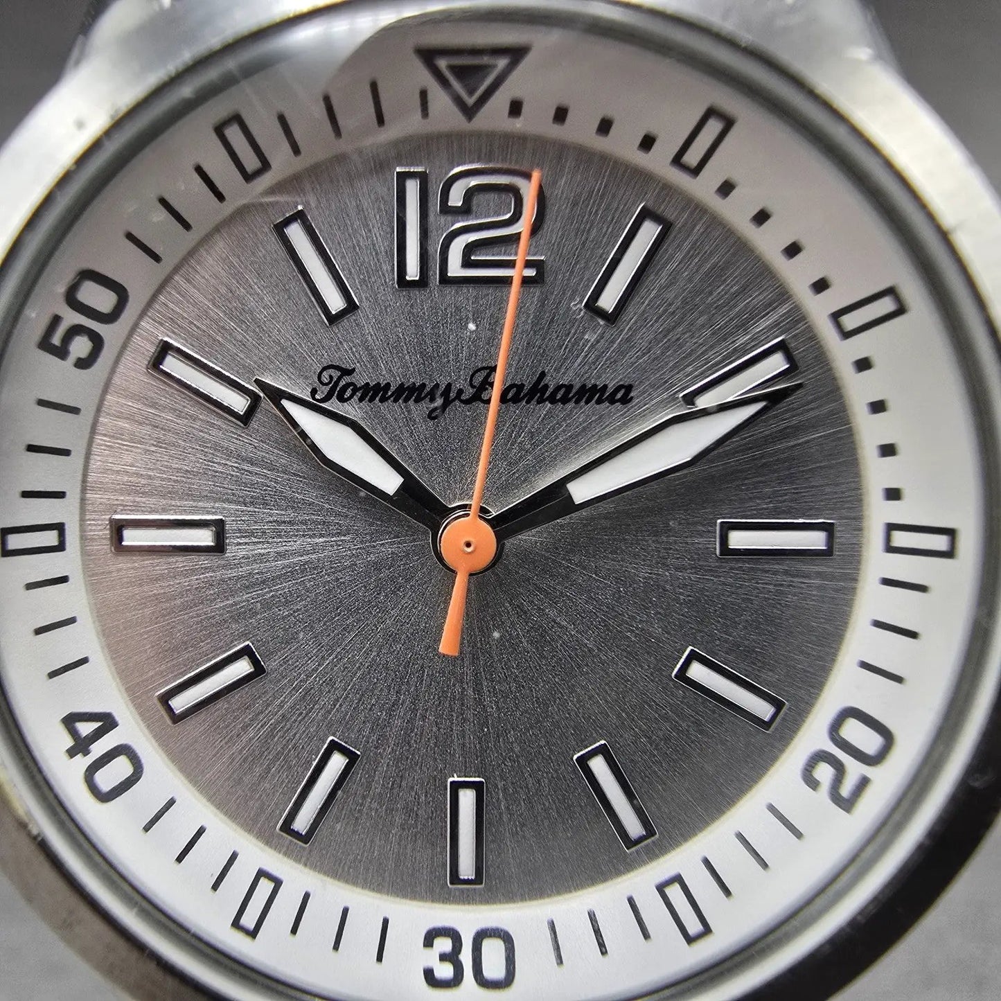 Tommy Bahama Watch Women Silver Dial Steel Round TB2178 New Battery1