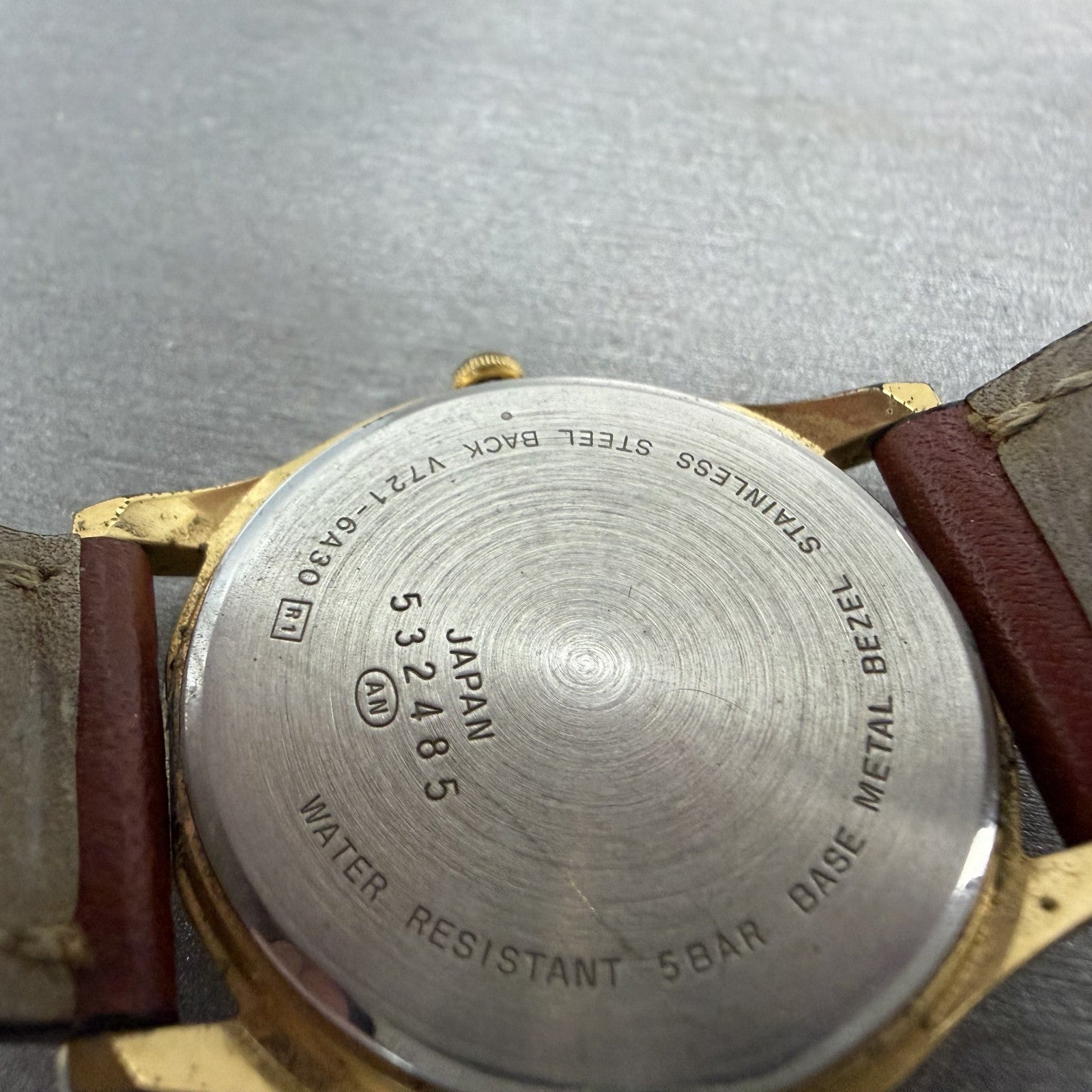 Seiko Alba Success Watch Men 31mm Champagne Dial Gold Tone V721-6A30 PARTS10