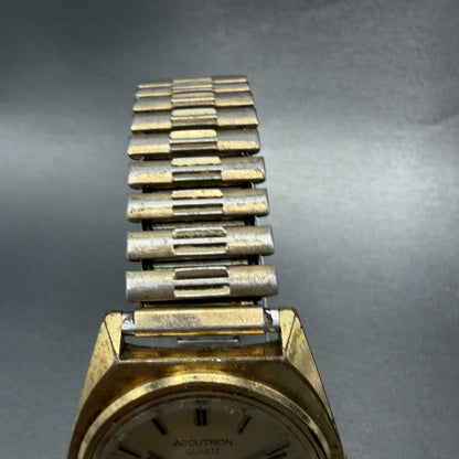 Bulova Accutron Watch Men 36mm Gold Dial Gold Tone Daydate Round 7256 PARTS5