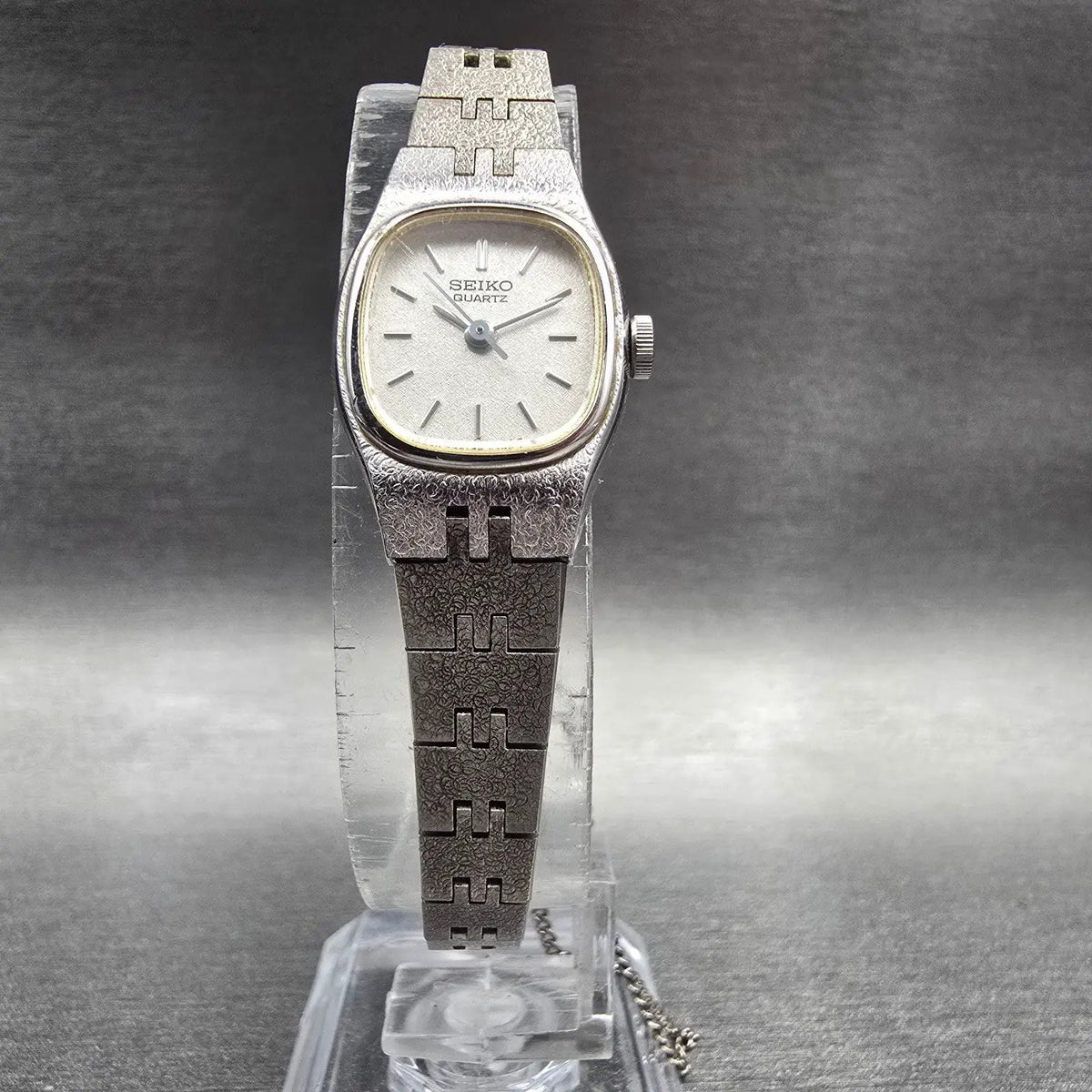 Seiko Watch Women 16mm Silver Dial Silver Tone Oval 7321-5399 New Battery5