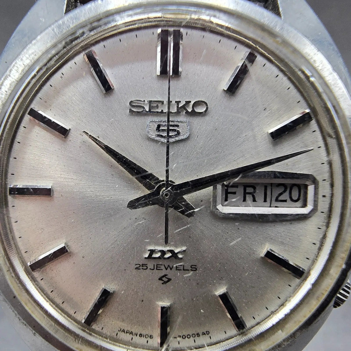 Seiko 5 DX Watch Men 36mm Silver Dial Steel Daydate Round 6106-7000 Automatic1