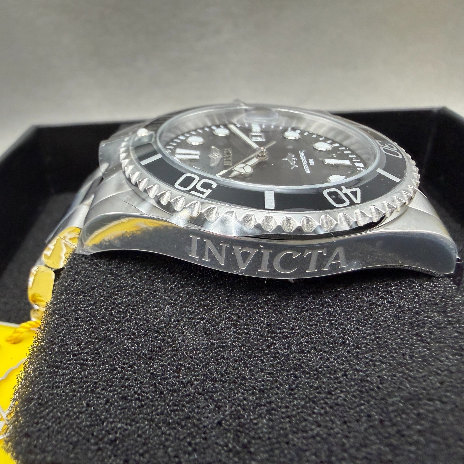 Invicta Pro Diver Watch Men 43mm Black Dial Silver Tone Date Round 300183