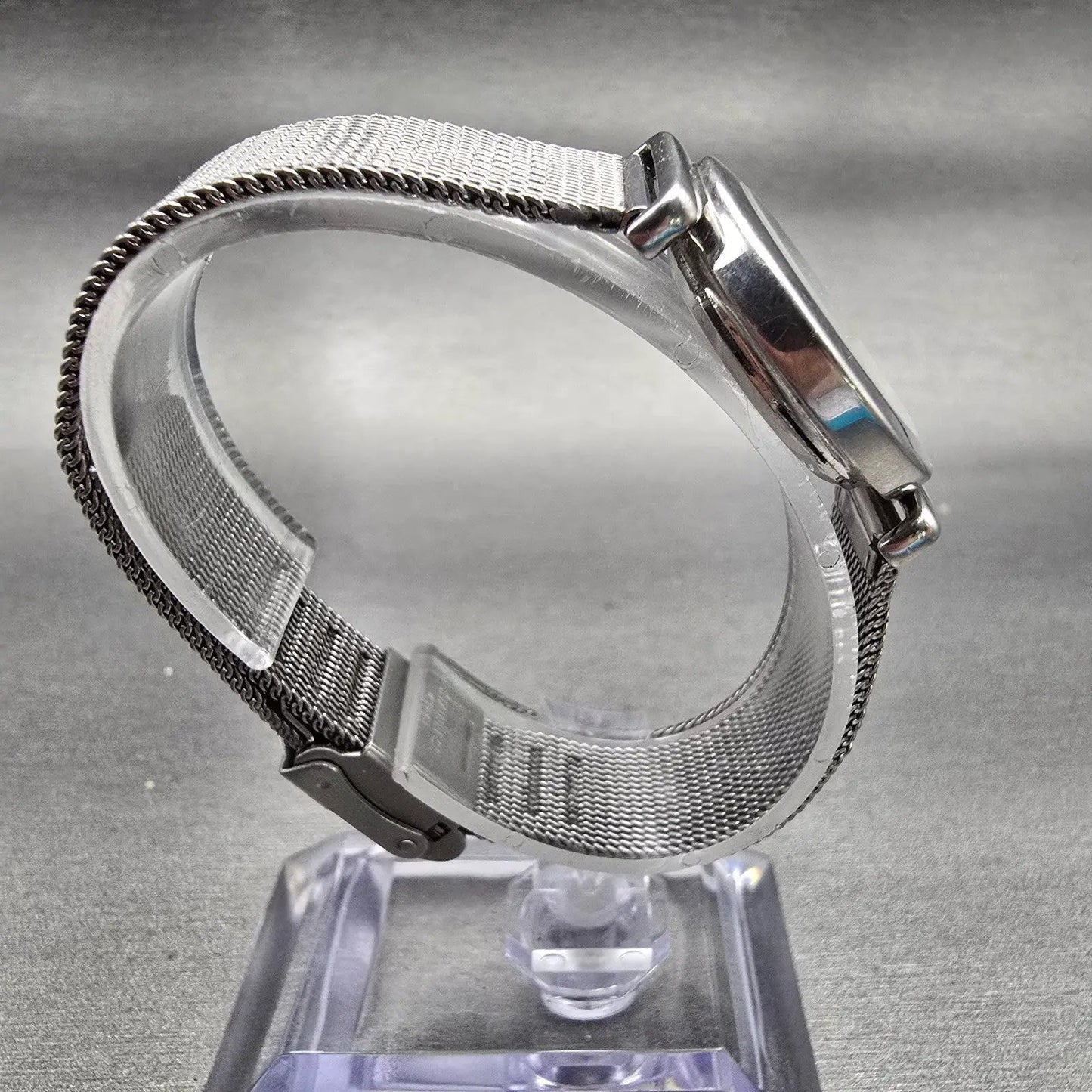 Skagen Watch Women 26mm White Dial Silver Tone Round 107SSSBD Mesh Band New Batt8