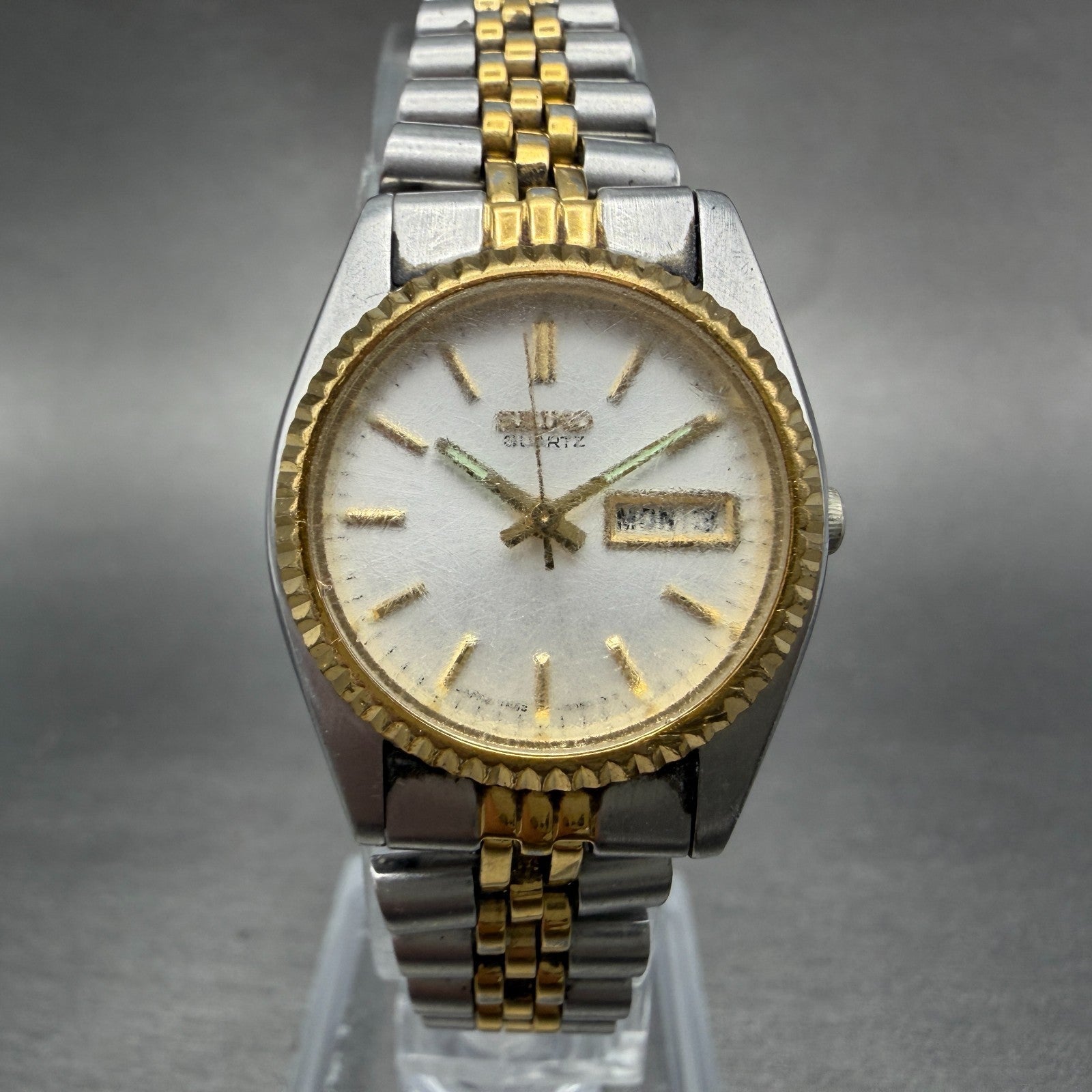 Seiko Watch Women 25mm White Dial Two Tone Daydate Round 7n83-0041 New Batt NM820
