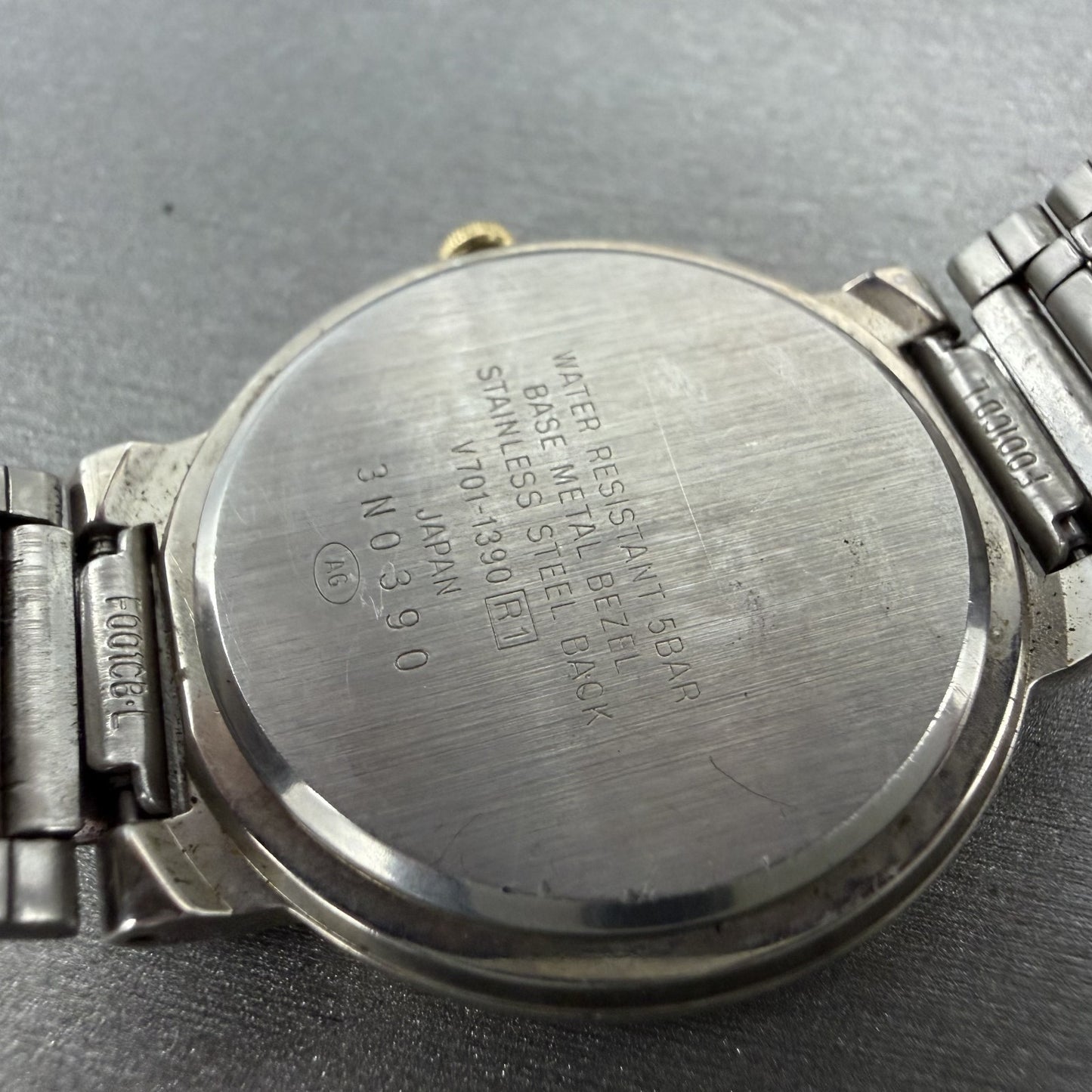 Seiko Alba Urban Watch Men 31mm White Dial Two Tone Round V701-1390 New Battery9
