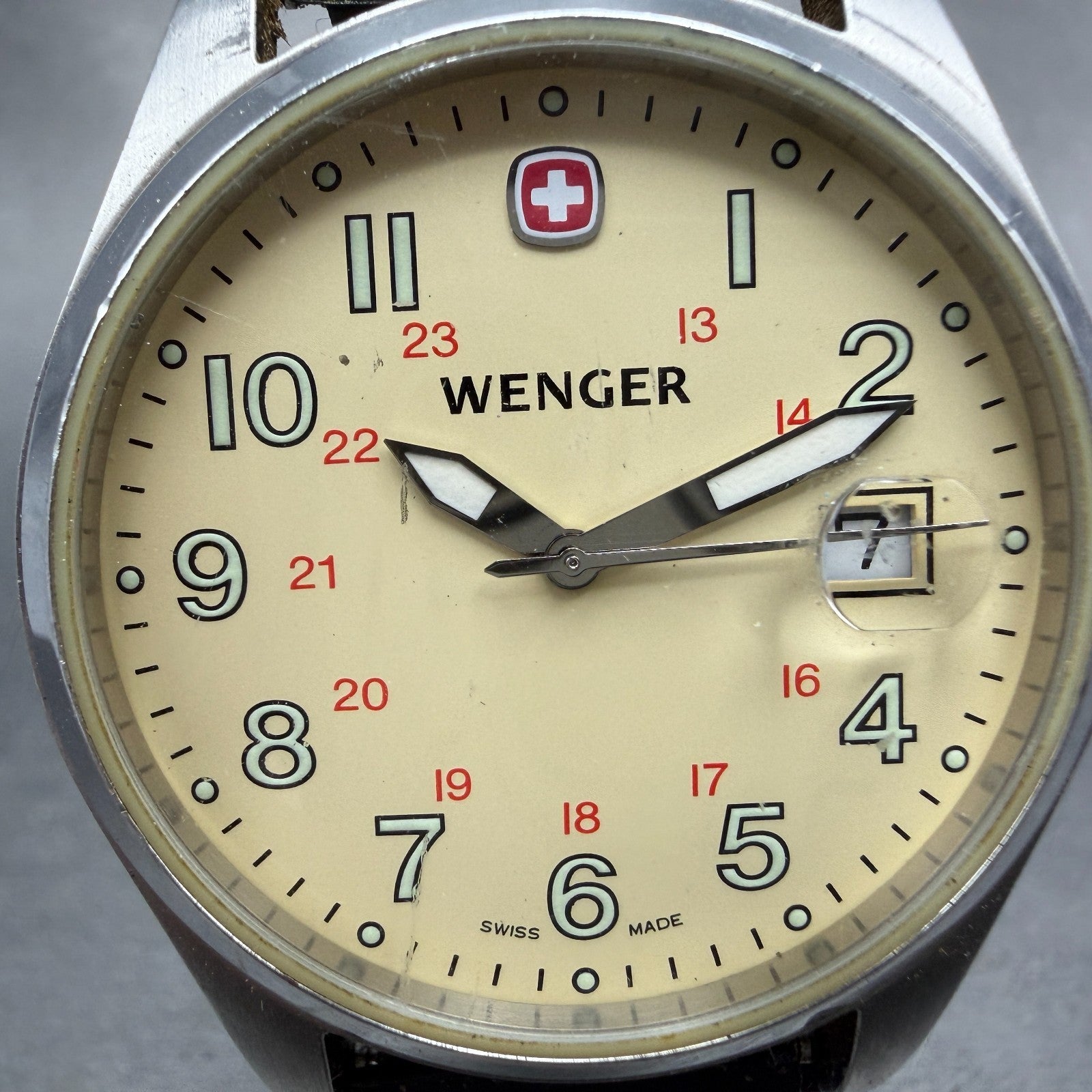 Wenger Watch Men 38mm Cream Dial Silver Tone Date Round 7270X PARTS Vintage2