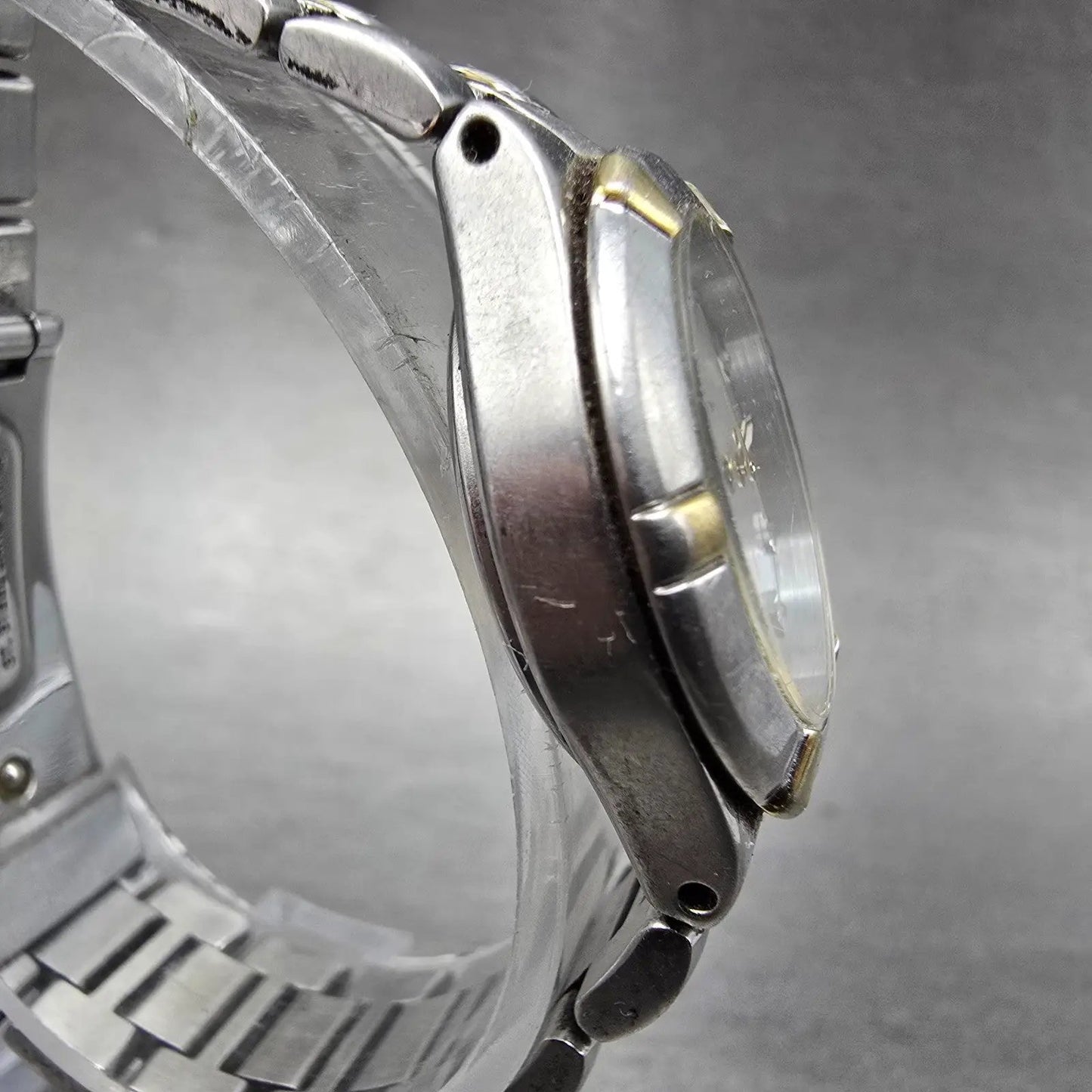 Citizen Eco-Drive Watch Women 26mm MOP Dial Two Tone Date E011-S064881 Runs HJ3
