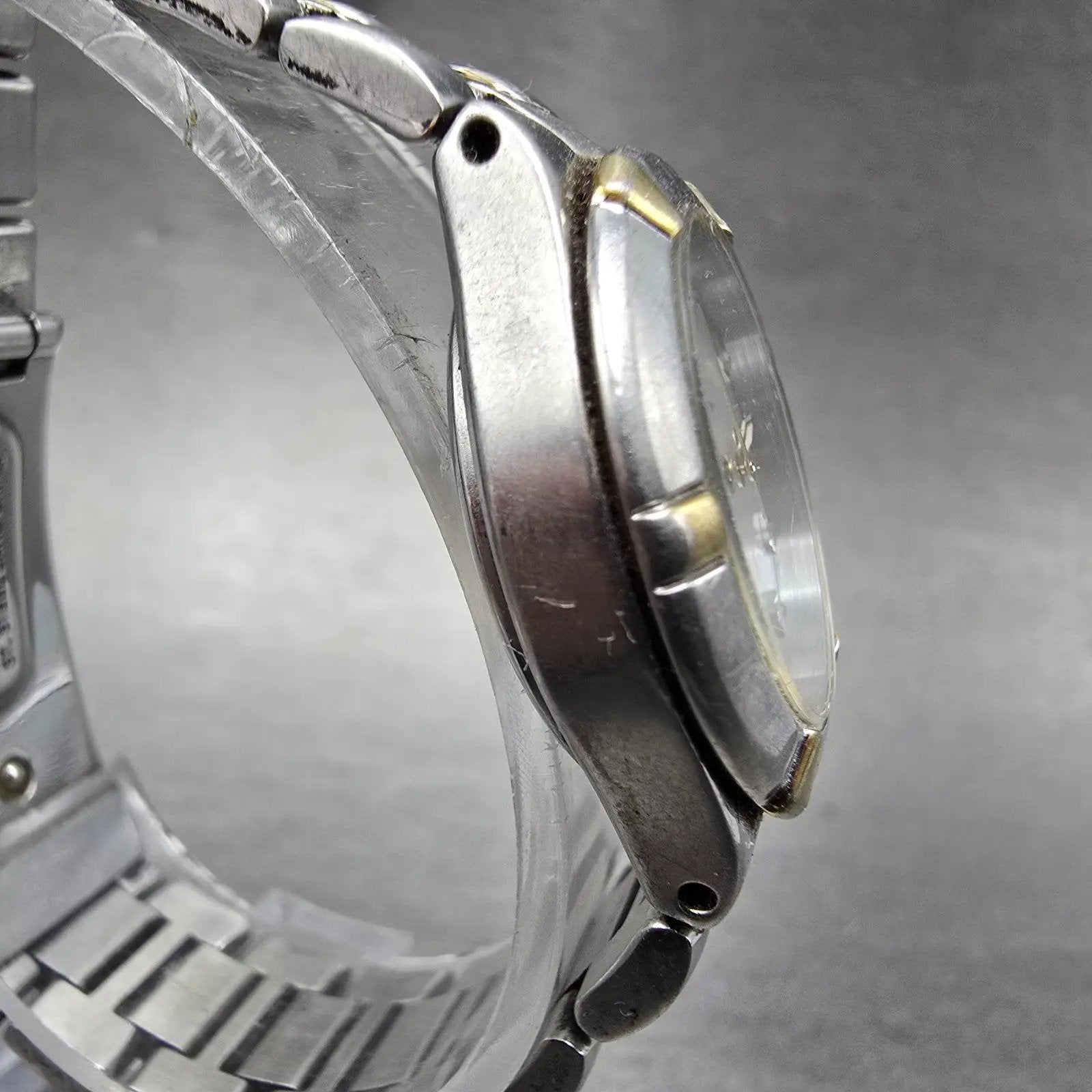 Citizen Eco-Drive Watch Women 26mm MOP Dial Two Tone Date E011-S064881 Runs HJ3