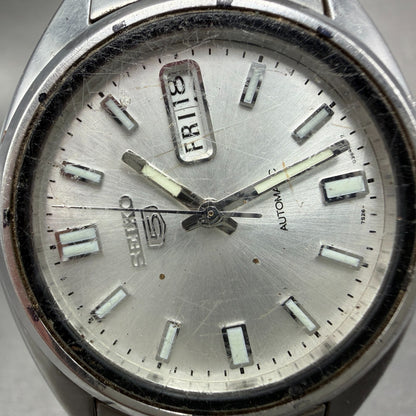 Seiko 5 Automatic Watch Men 37mm Silver Dial Silver Tone Daydate 7S26-3040 PARTS2