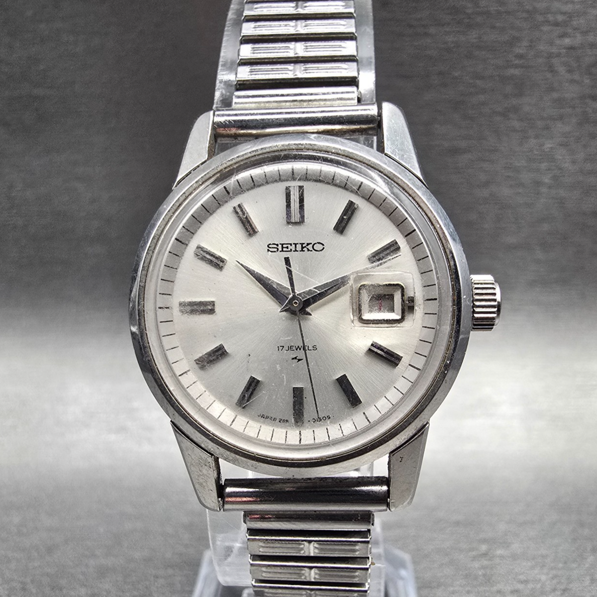 Seiko Watch Women 27mm Silver Dial Silver Tone Date Round 2118-0230 Manual Wind0