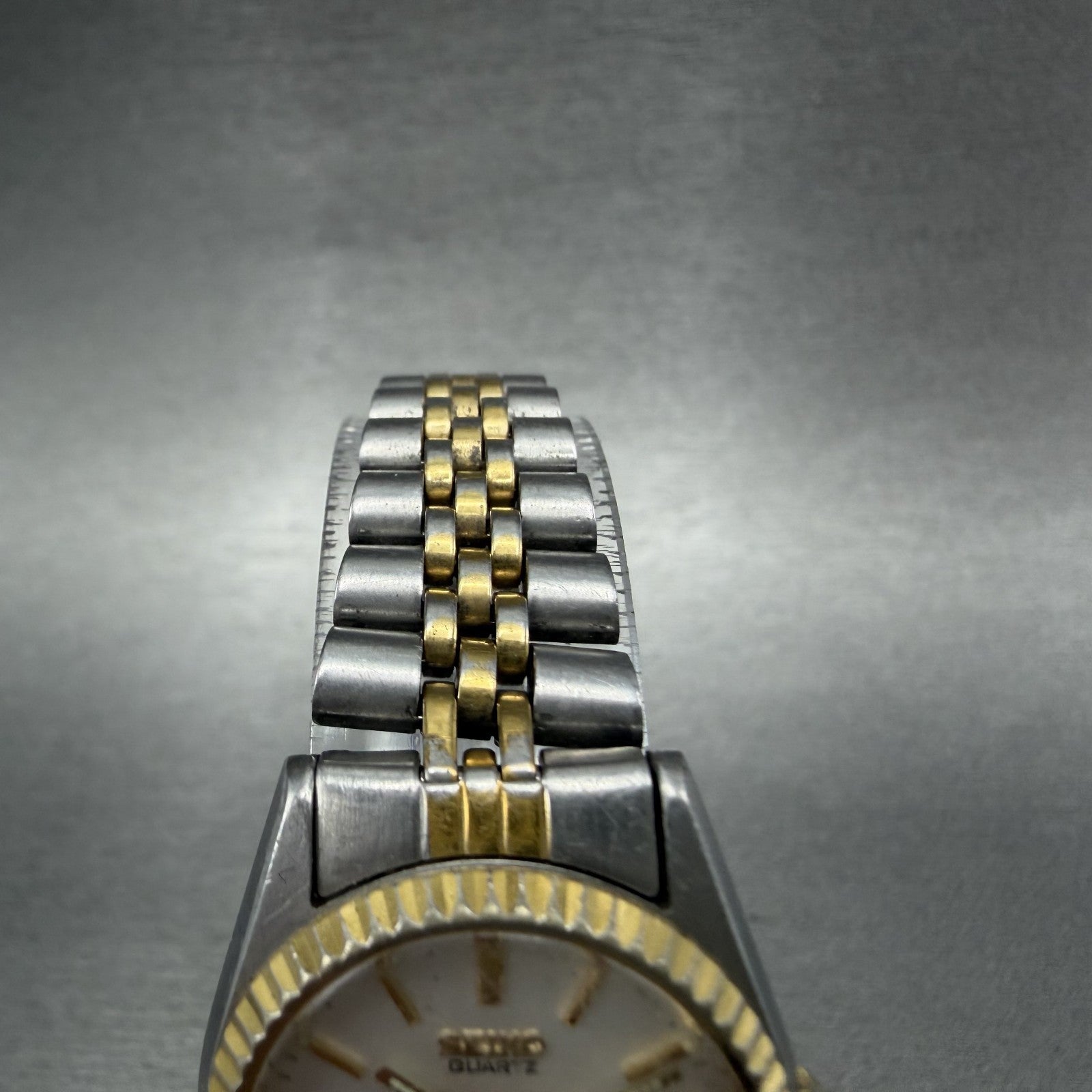 Seiko SQ Watch Women 24mm White Dial Two Tone Daydate 3y03-0169 New Battery TZ04