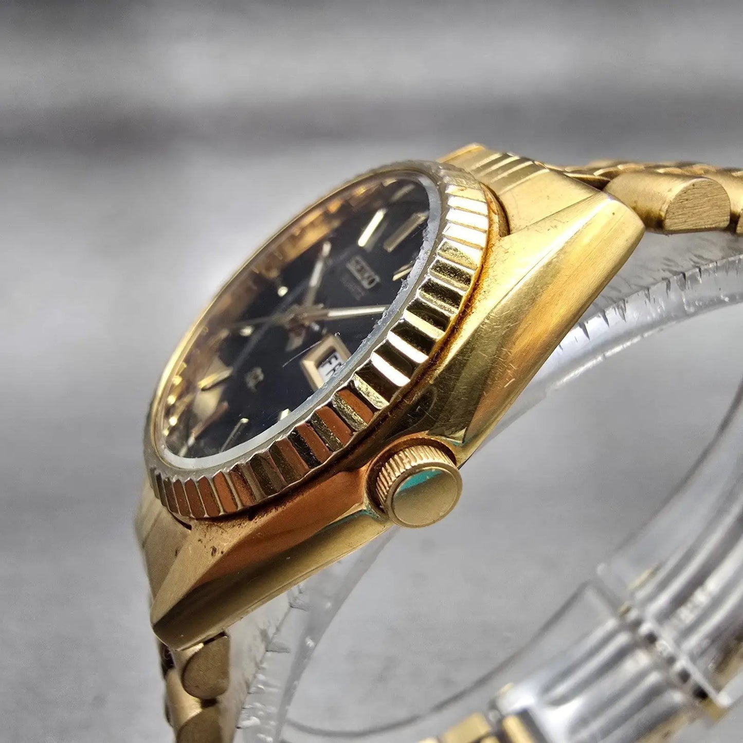 Seiko SQ Watch Women 24mm Black Dial Gold Tone Daydate Round 3Y03-0169 New Batt2