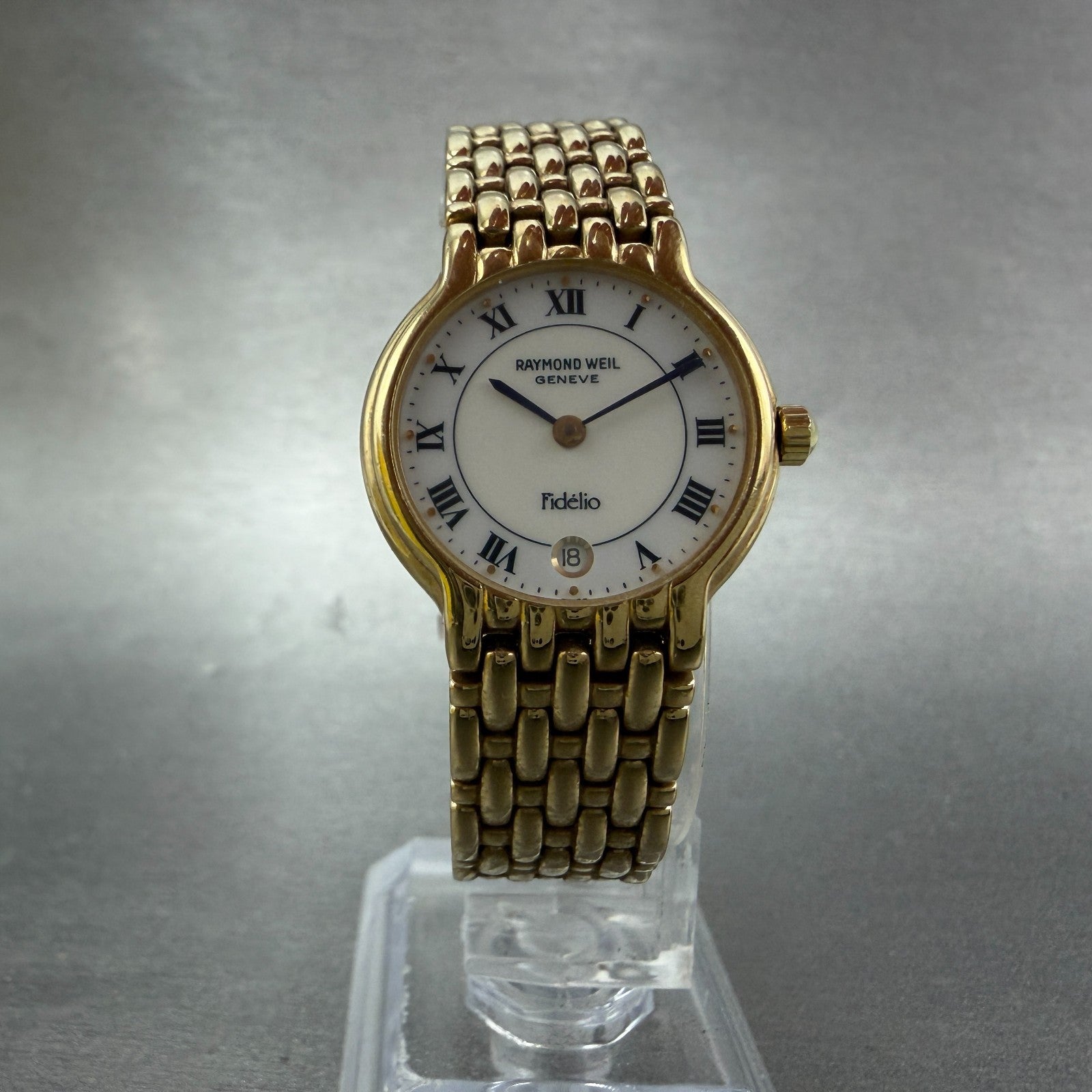 Raymond Weil Watch Women 24mm White Dial Gold Plated Date Round 4702 New Battery5